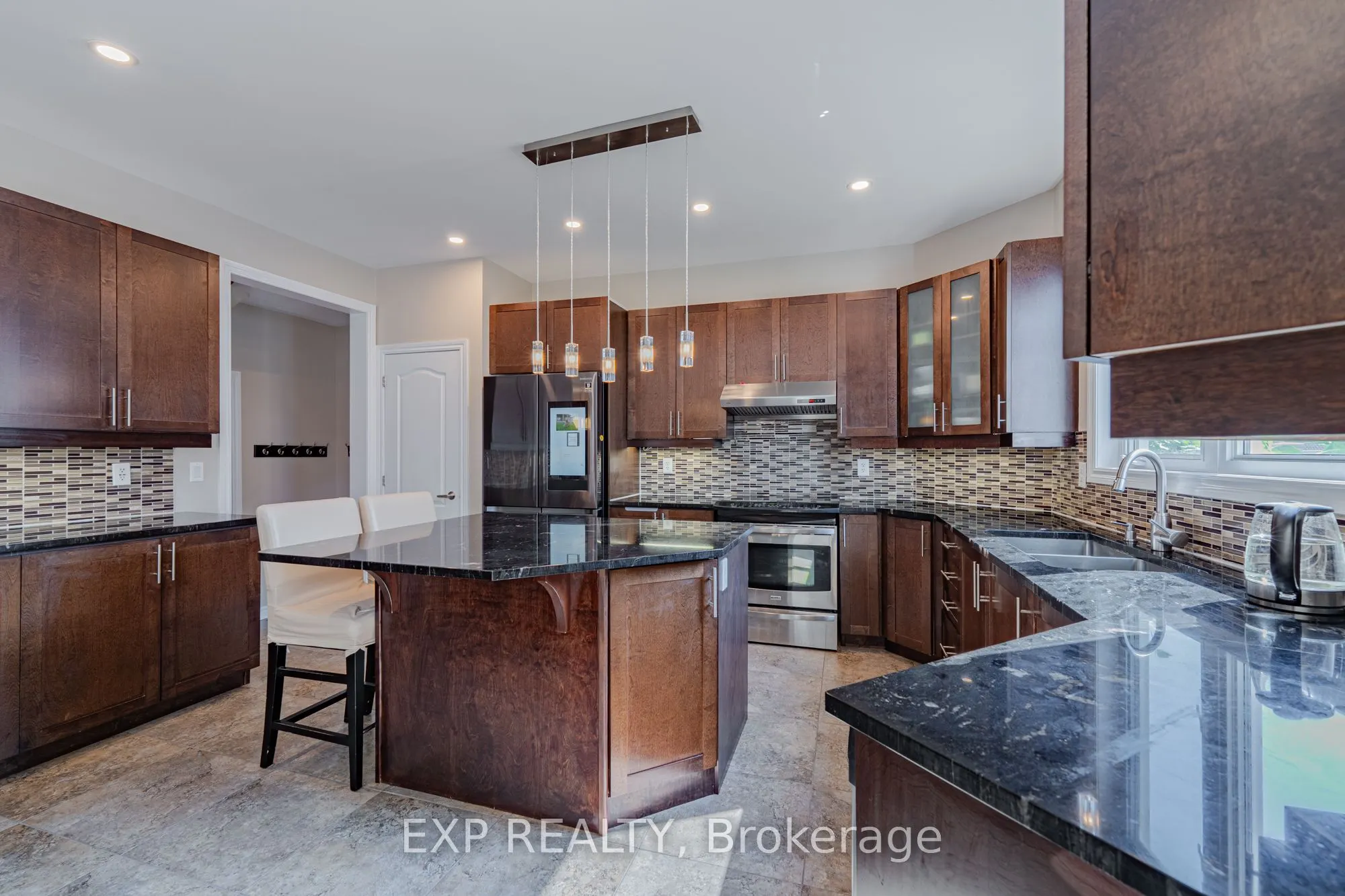 3308 RIVERSET Crescent