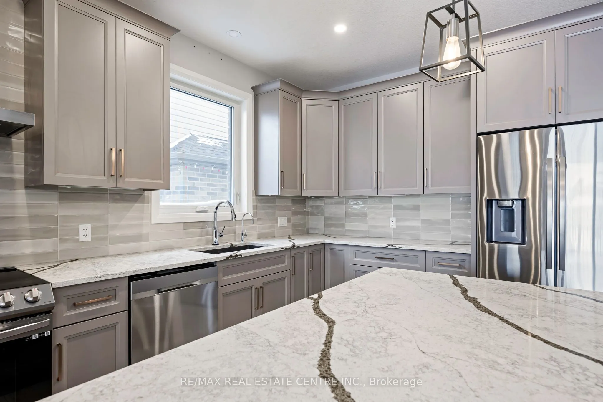 3 Grundy Crescent