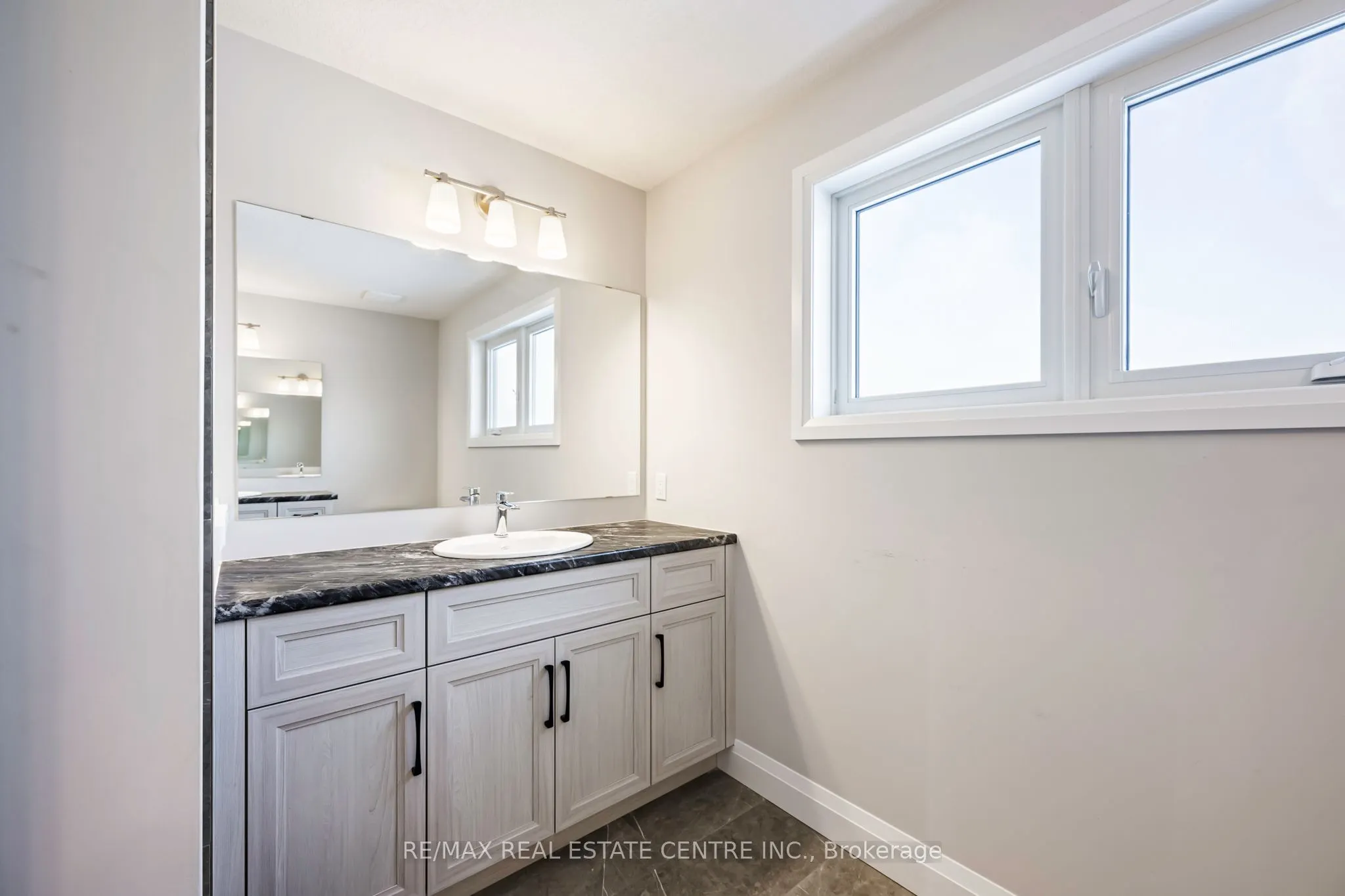 3 Grundy Crescent