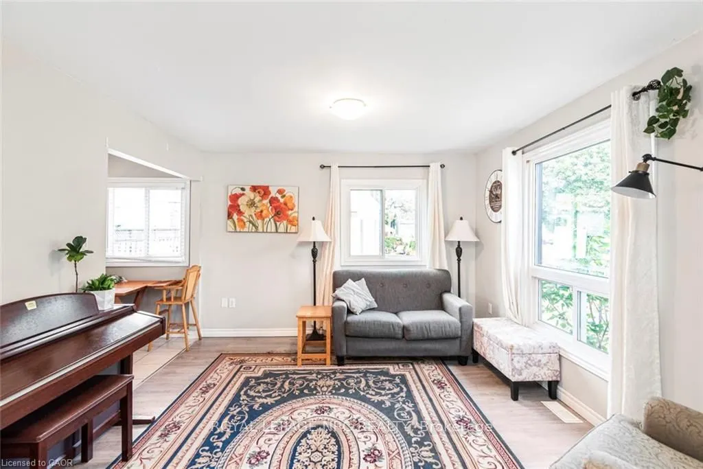 2 Homewood Avenue