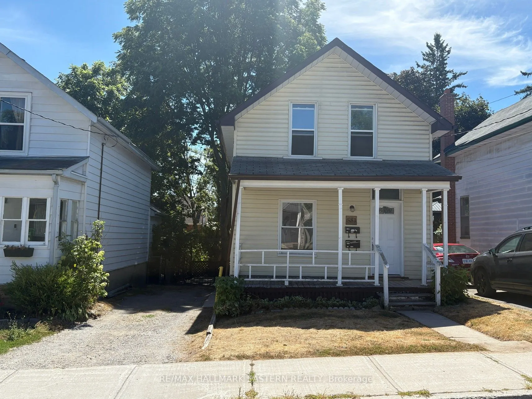581 Paterson Street, ##1