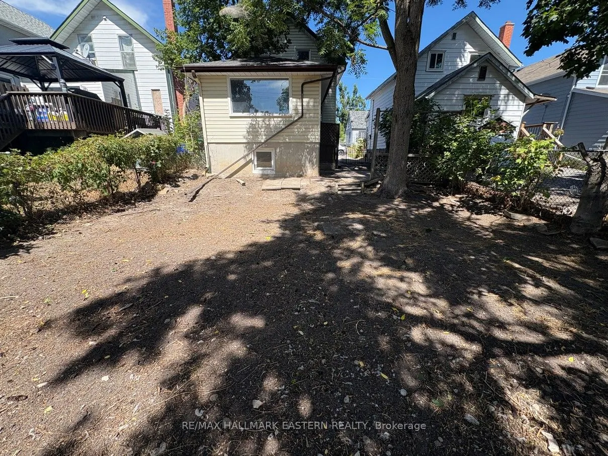 581 Paterson Street, ##1