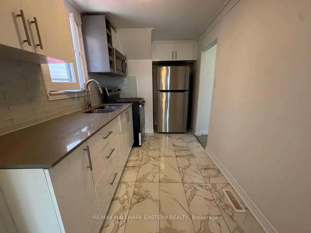 581 Paterson Street, ##1