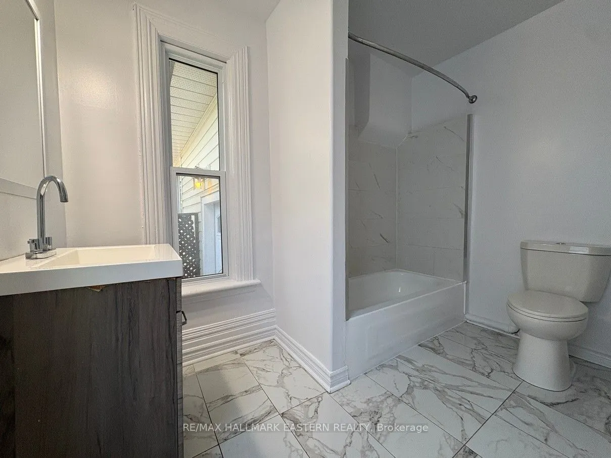 581 Paterson Street, ##1