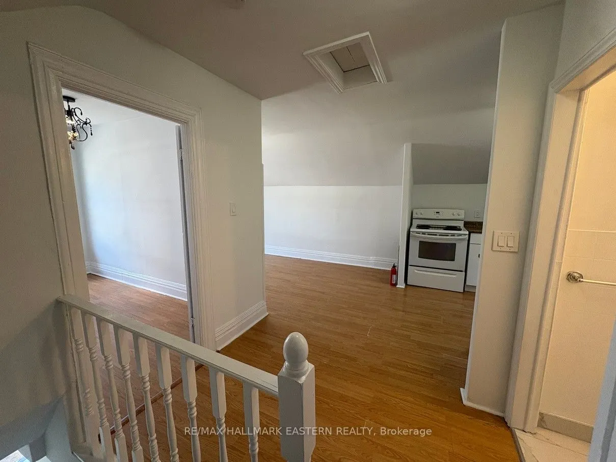 581 Paterson Street, ##2