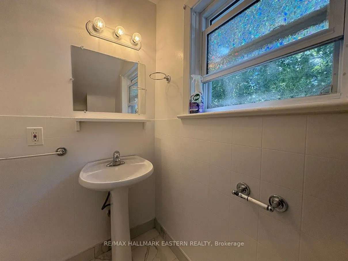 581 Paterson Street, ##2