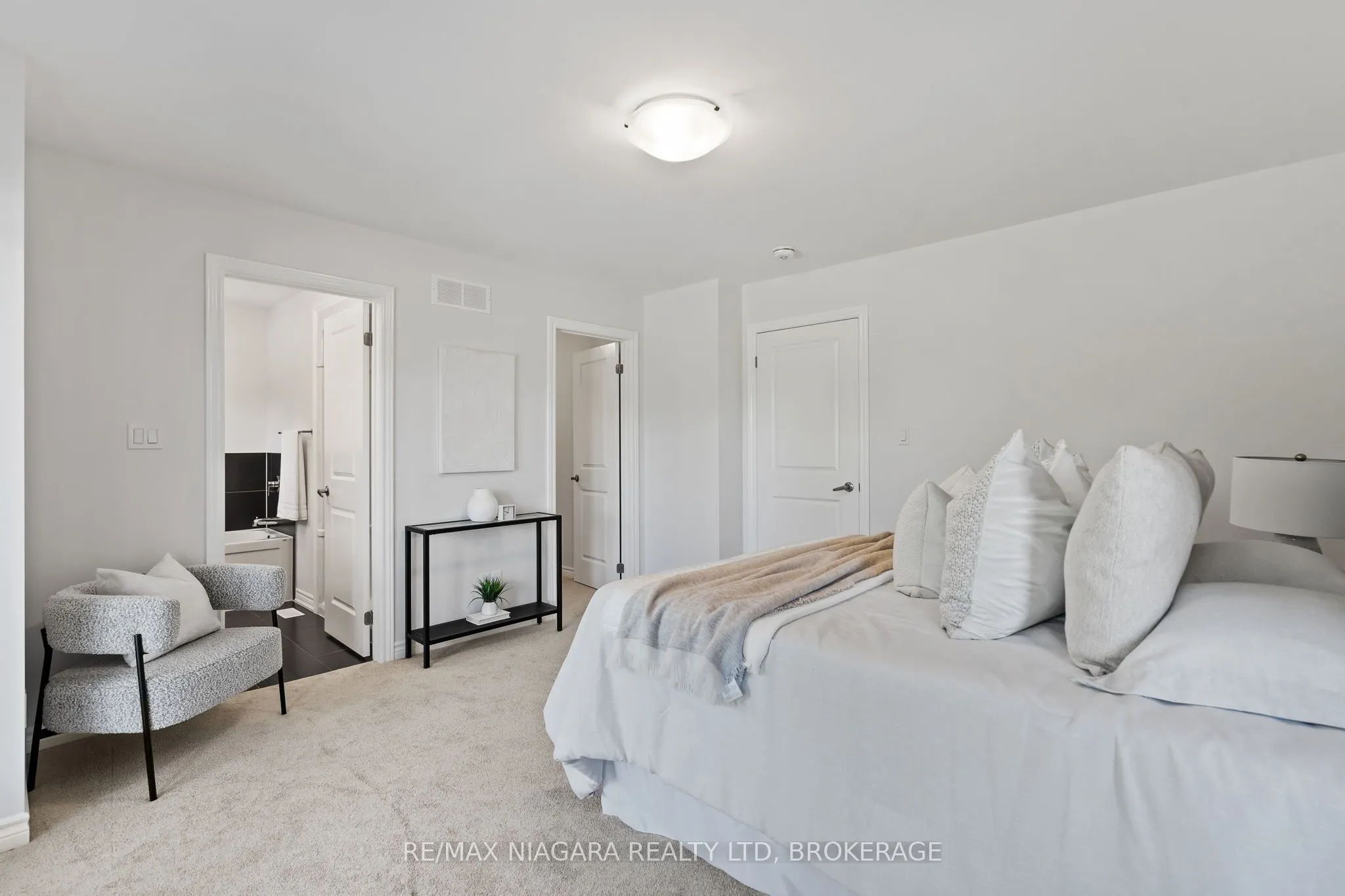 219 WELLS Avenue