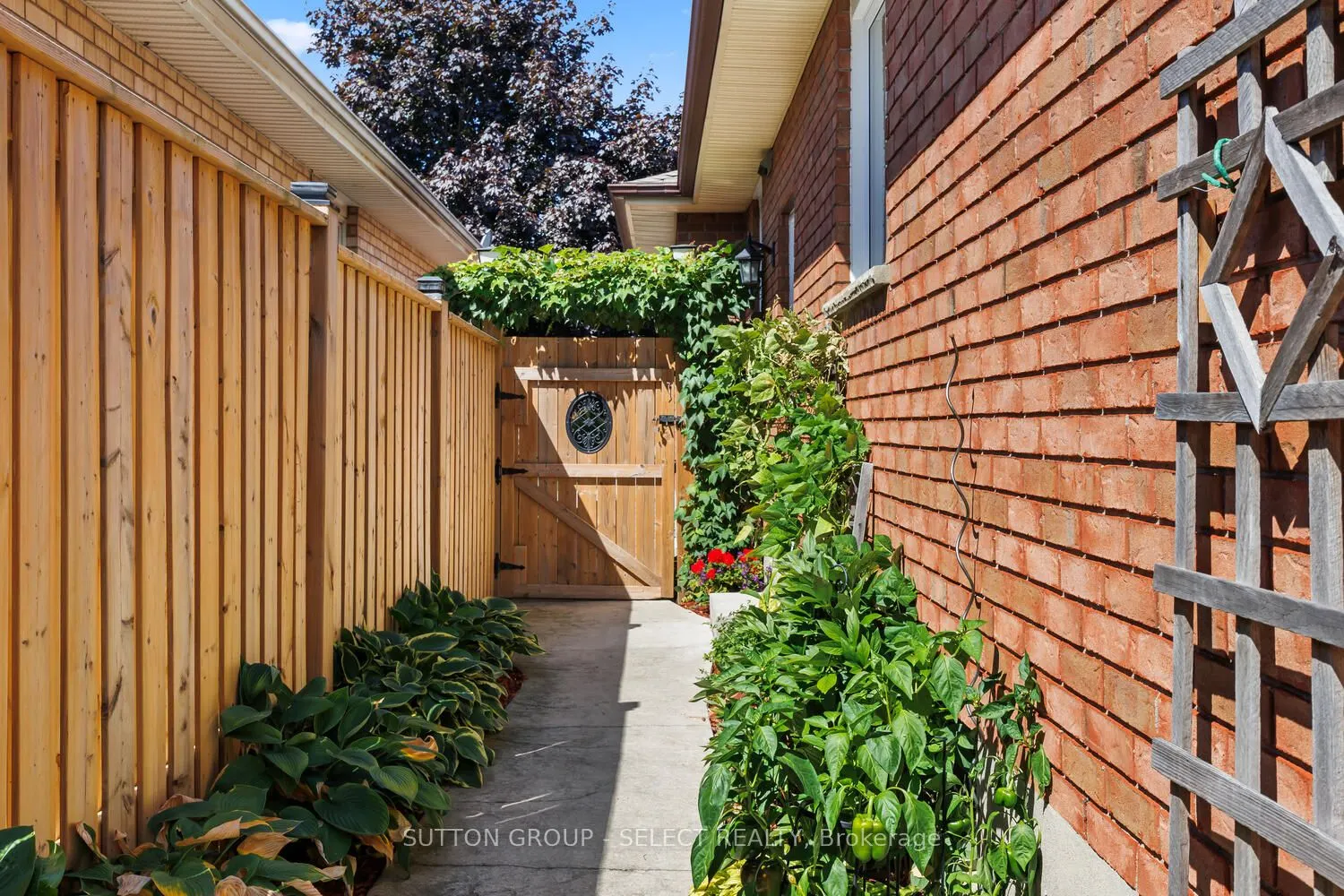 49 Neal Avenue