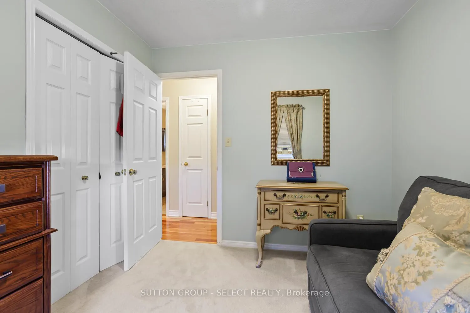 49 Neal Avenue