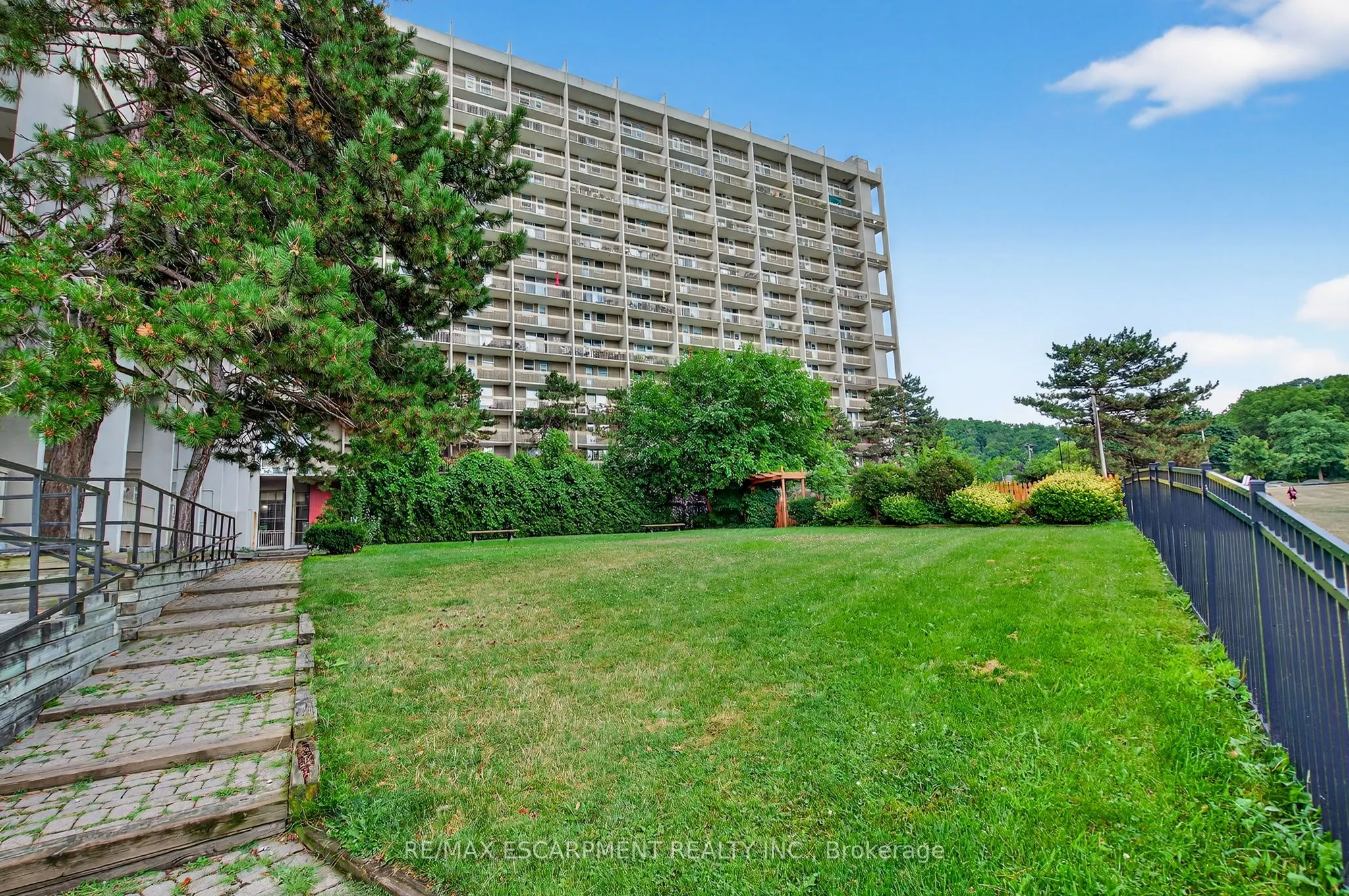 350 Quigley Road, #320