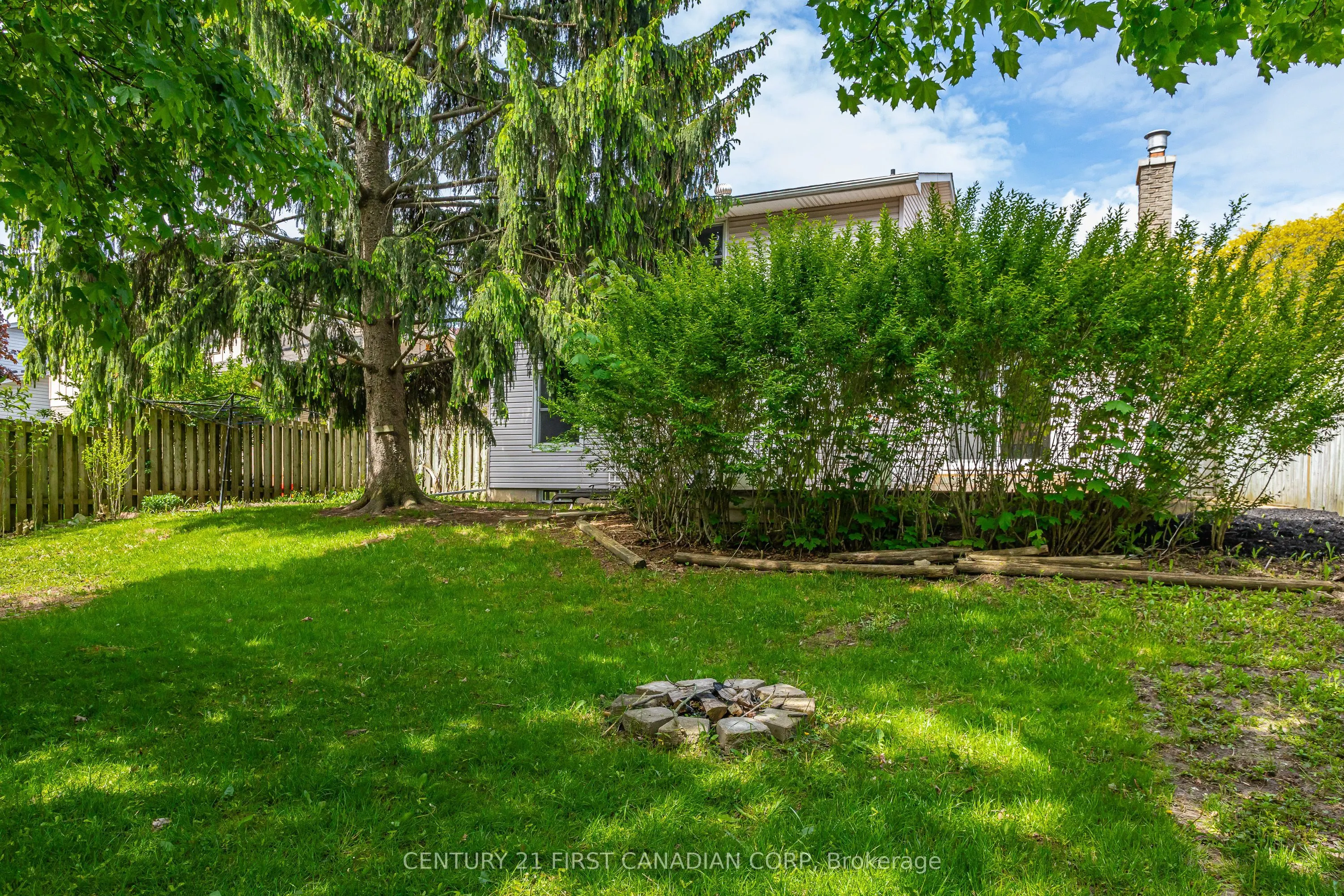24 Bartlett Crescent