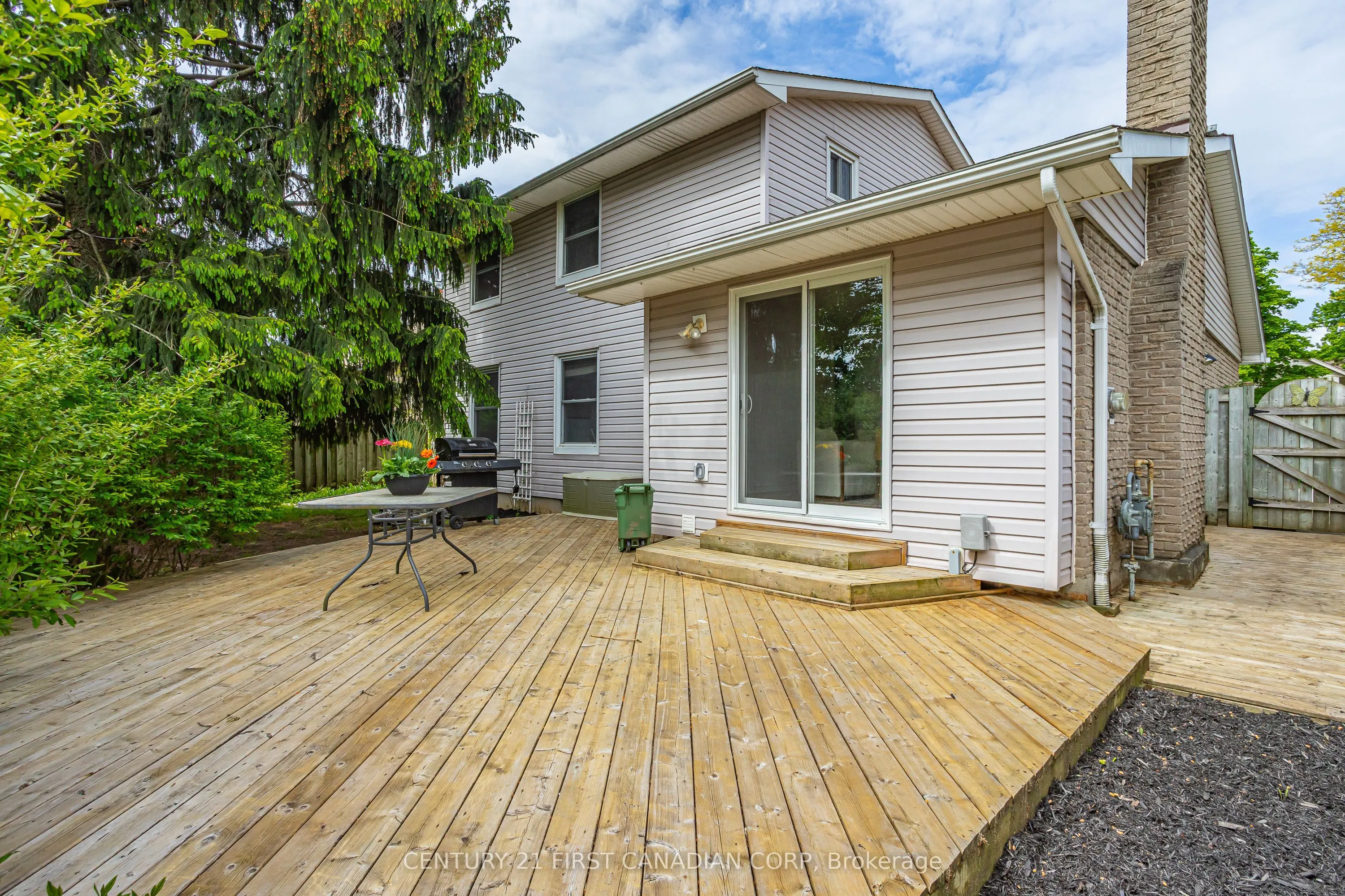 24 Bartlett Crescent
