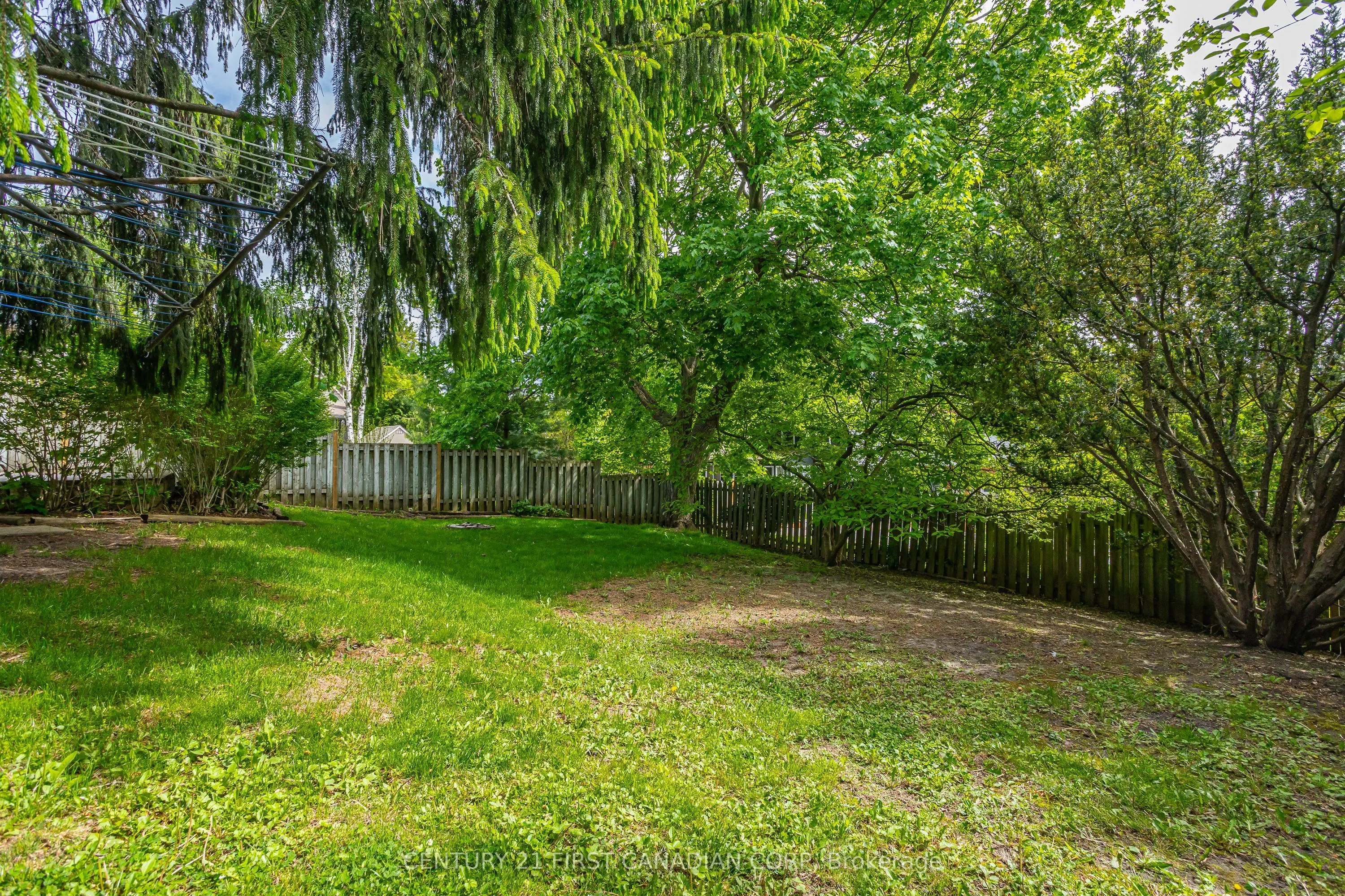 24 Bartlett Crescent