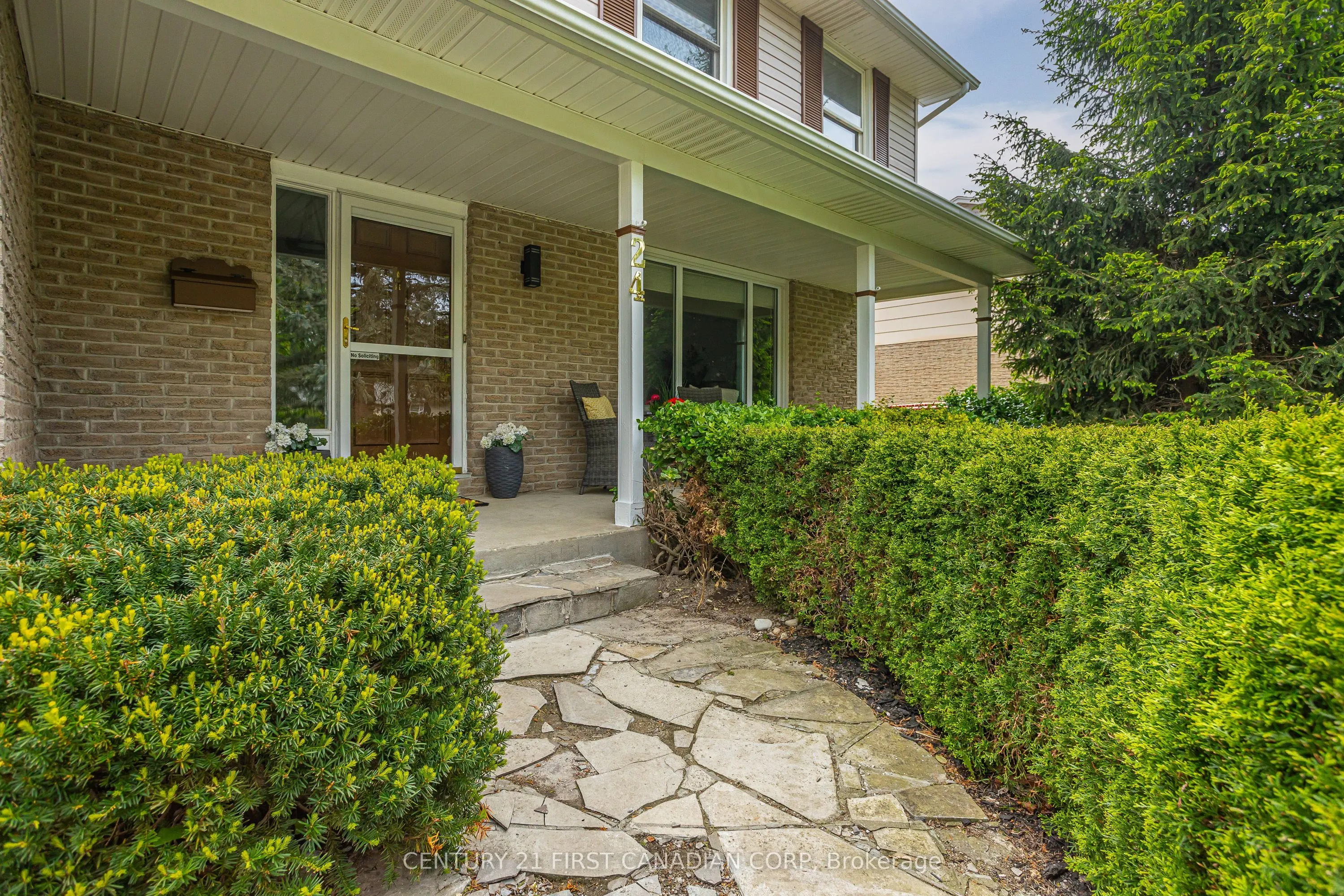 24 Bartlett Crescent