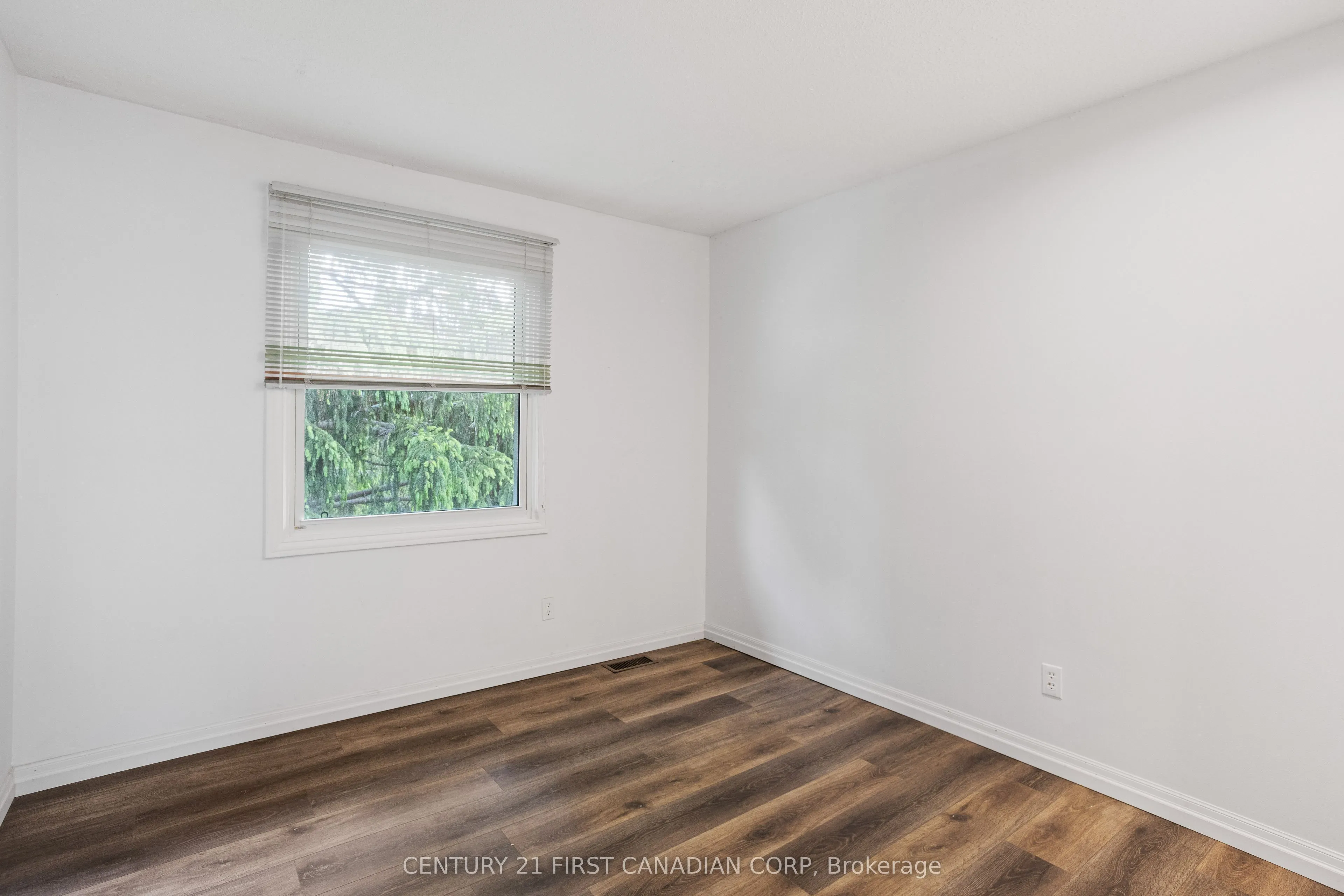 24 Bartlett Crescent