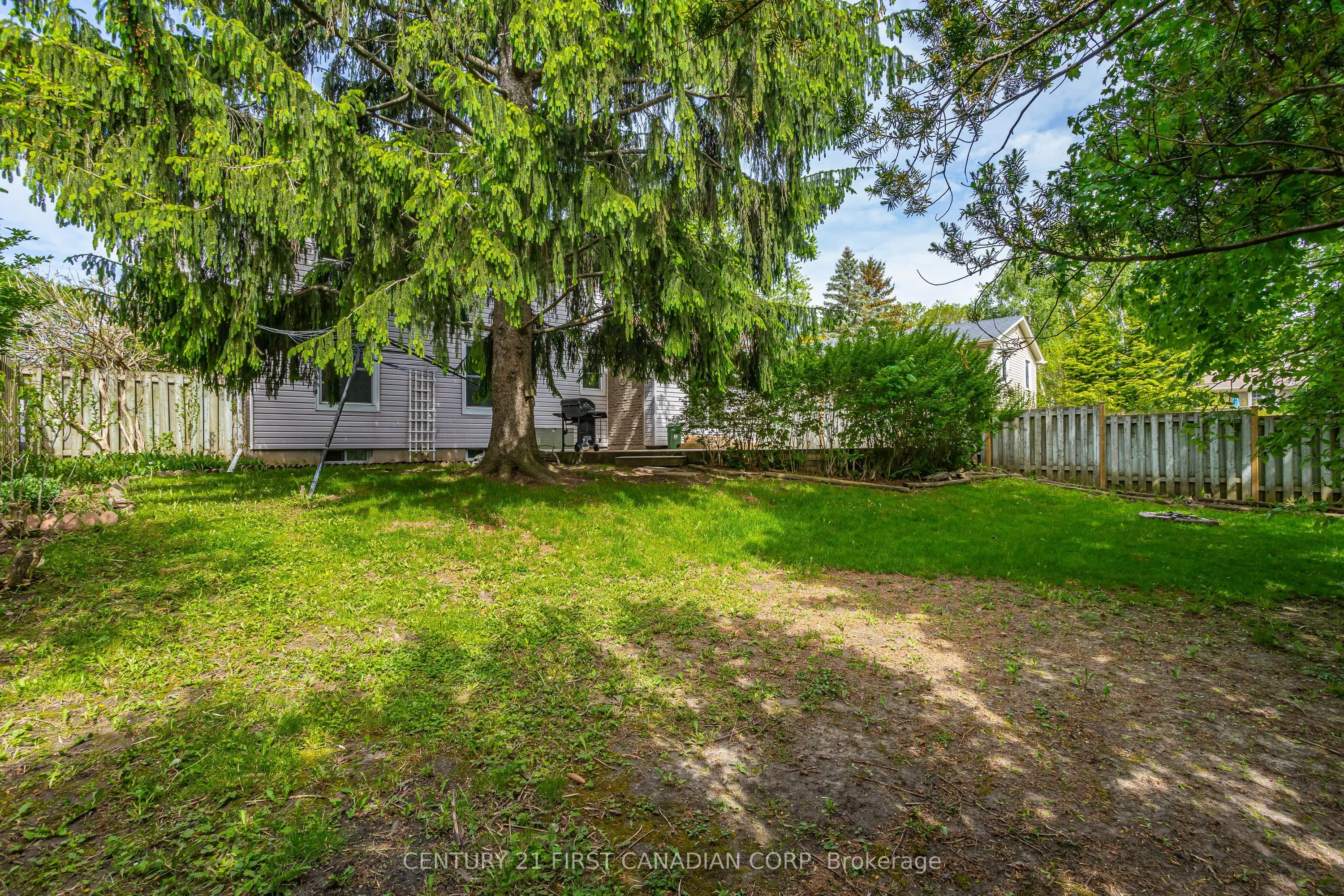 24 Bartlett Crescent