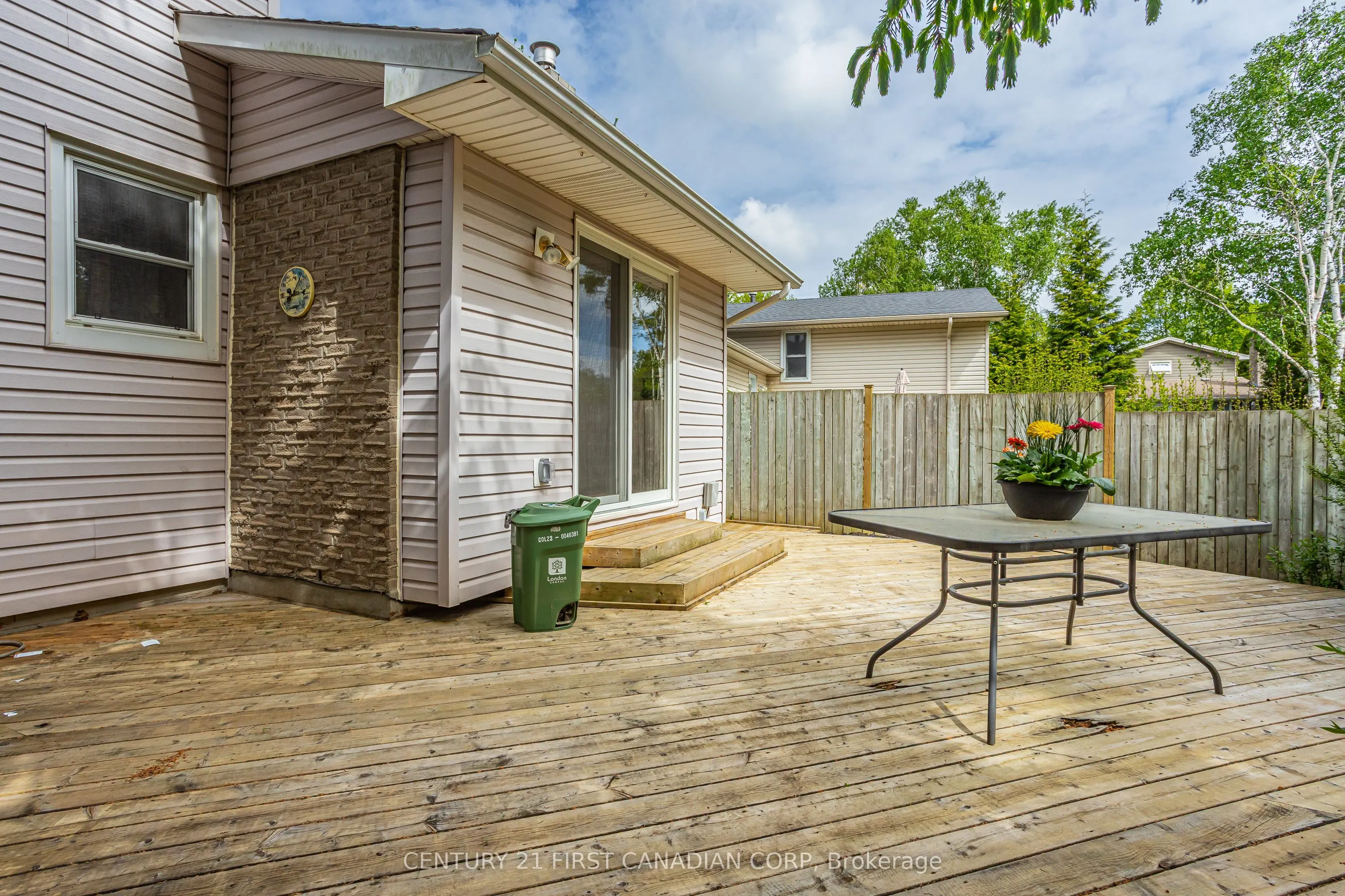 24 Bartlett Crescent