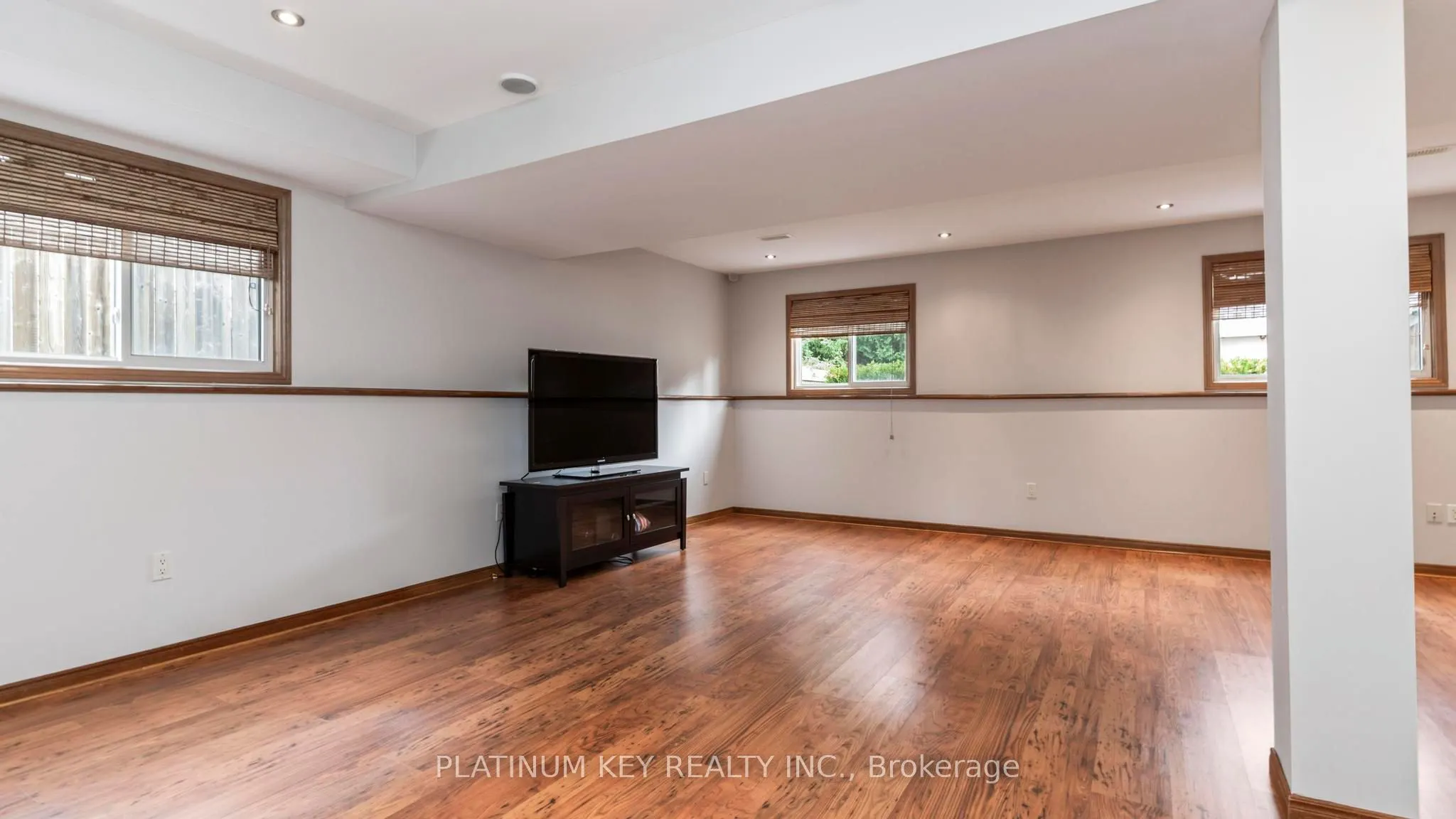 51 Queensway Drive
