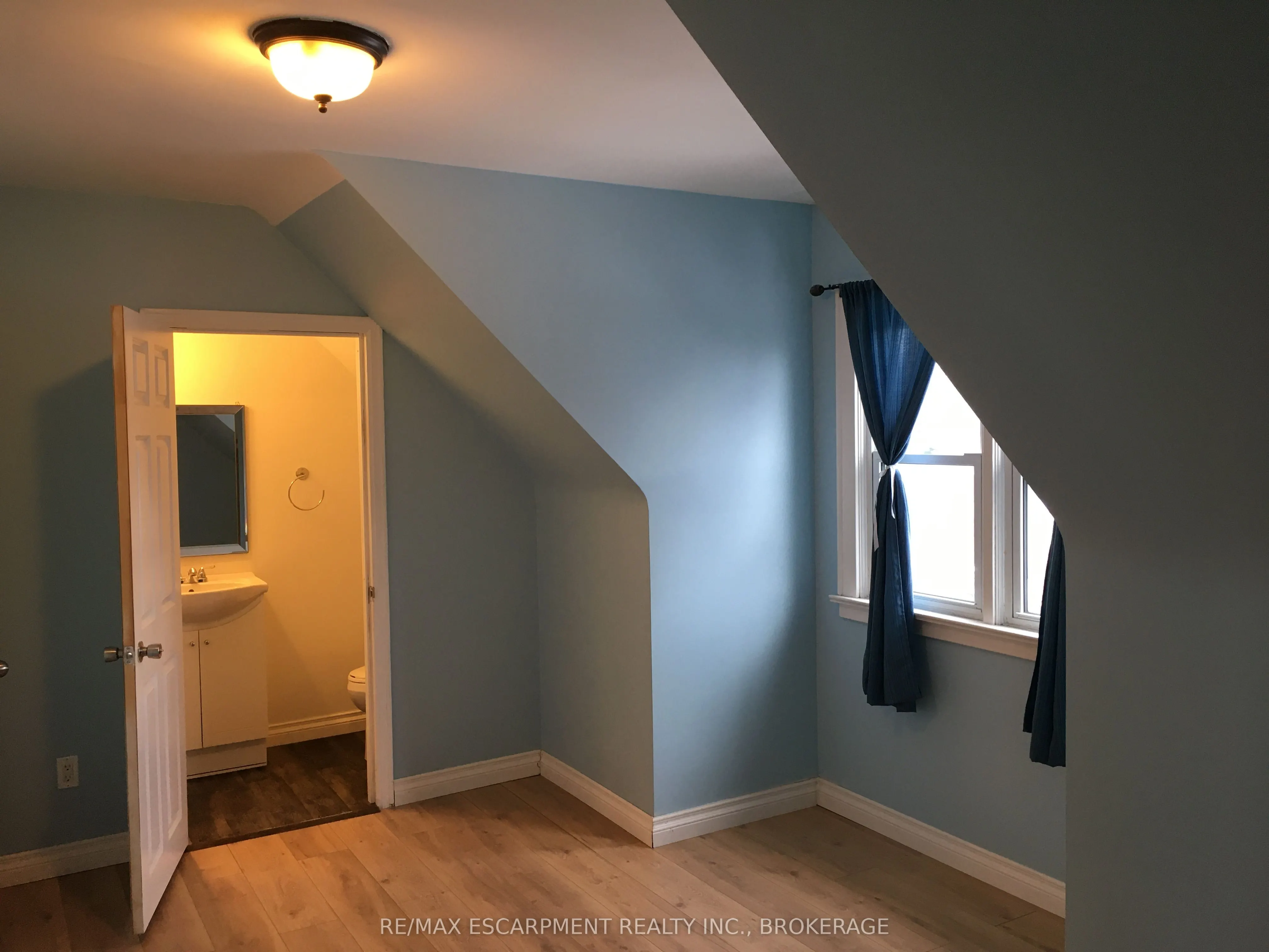 18 MERCHISON Avenue