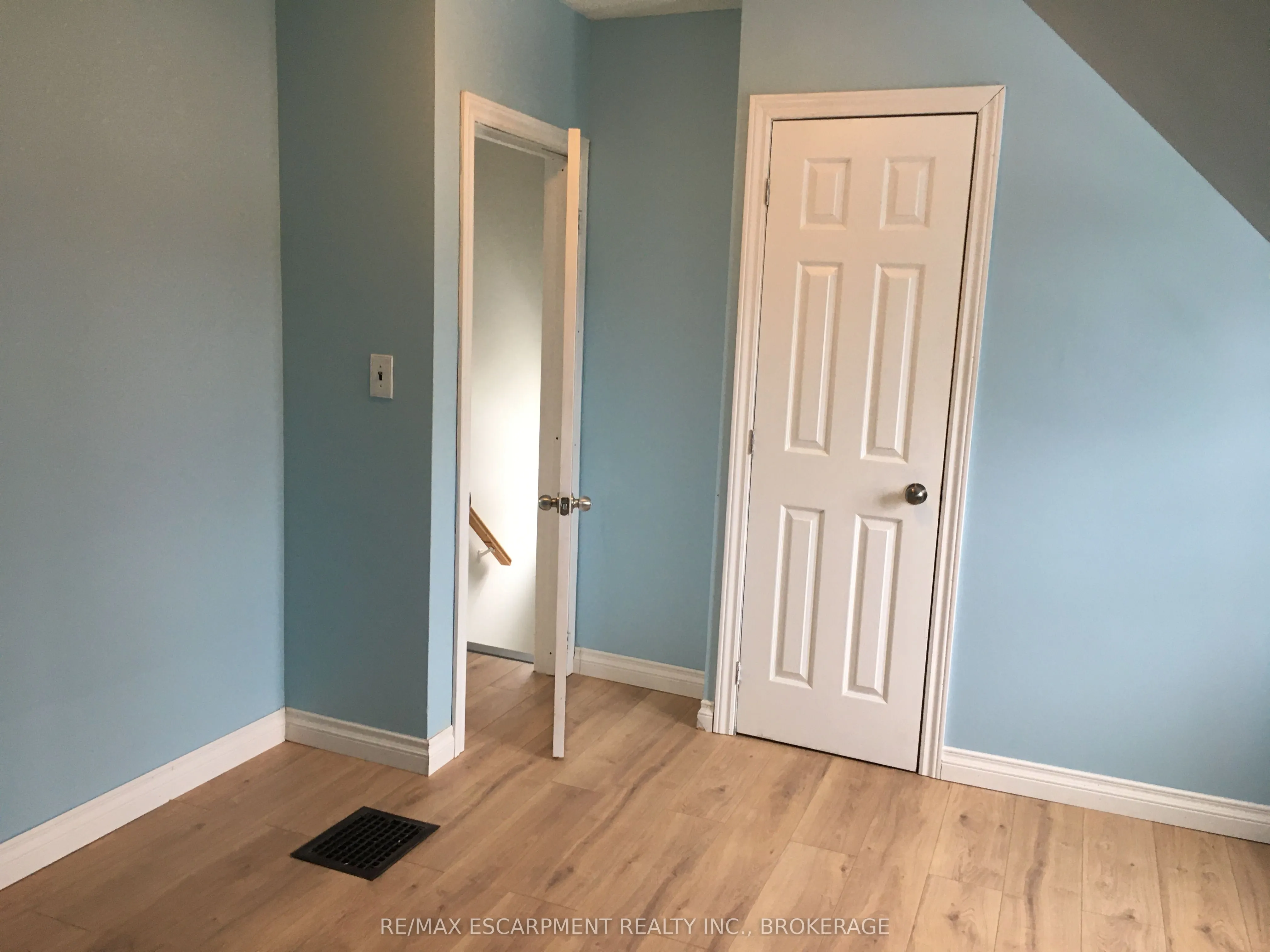18 MERCHISON Avenue