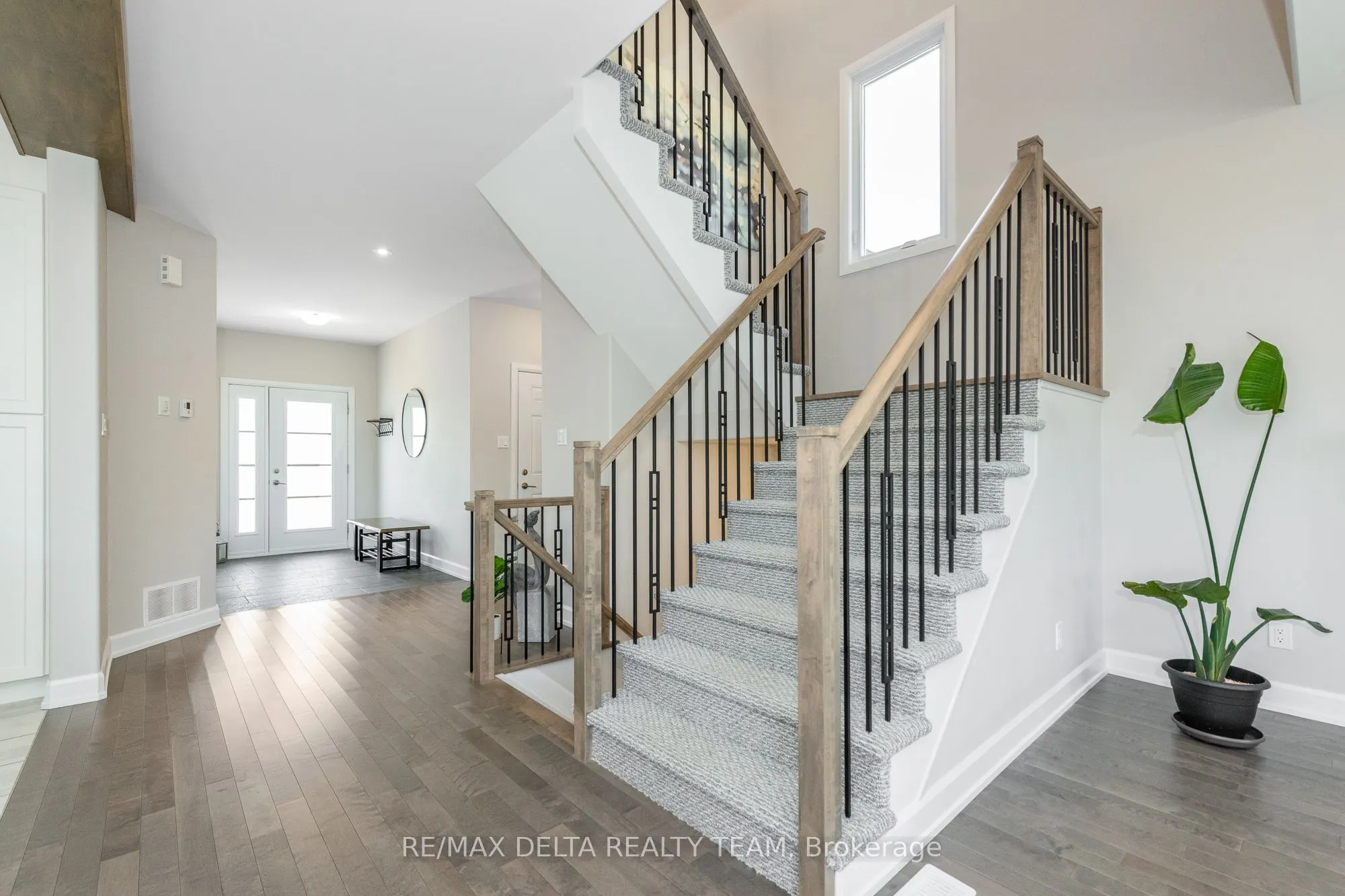 688 Geneva Crescent