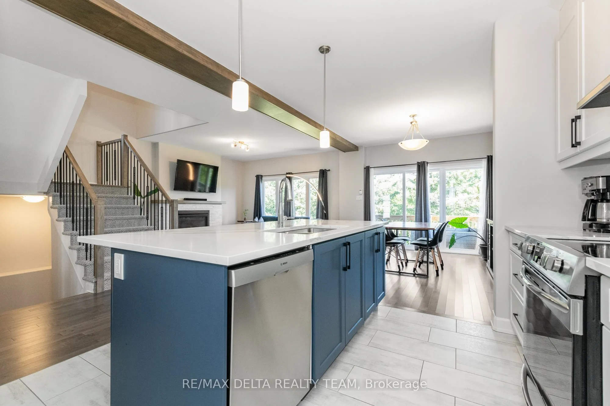 688 Geneva Crescent
