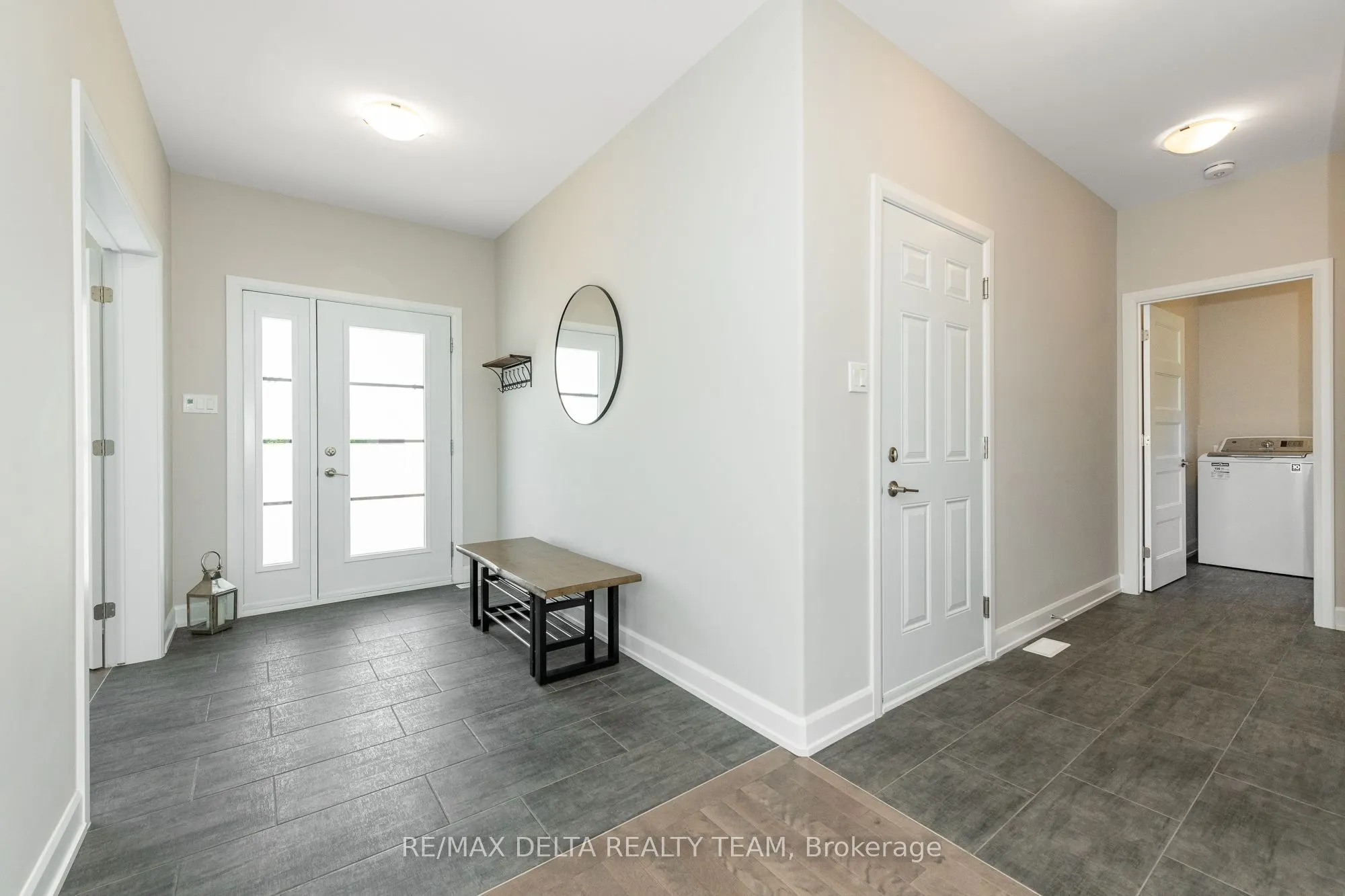 688 Geneva Crescent