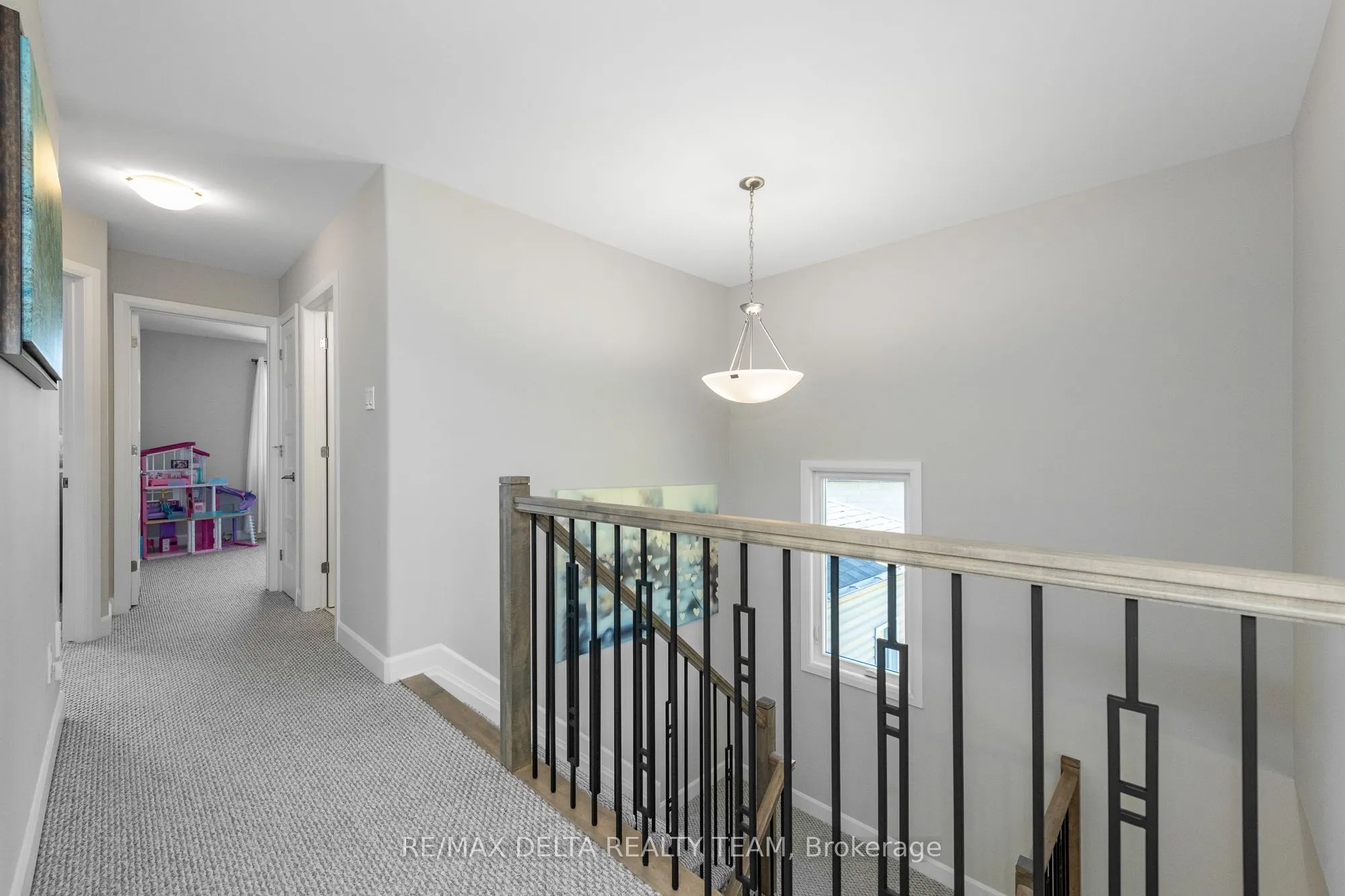 688 Geneva Crescent