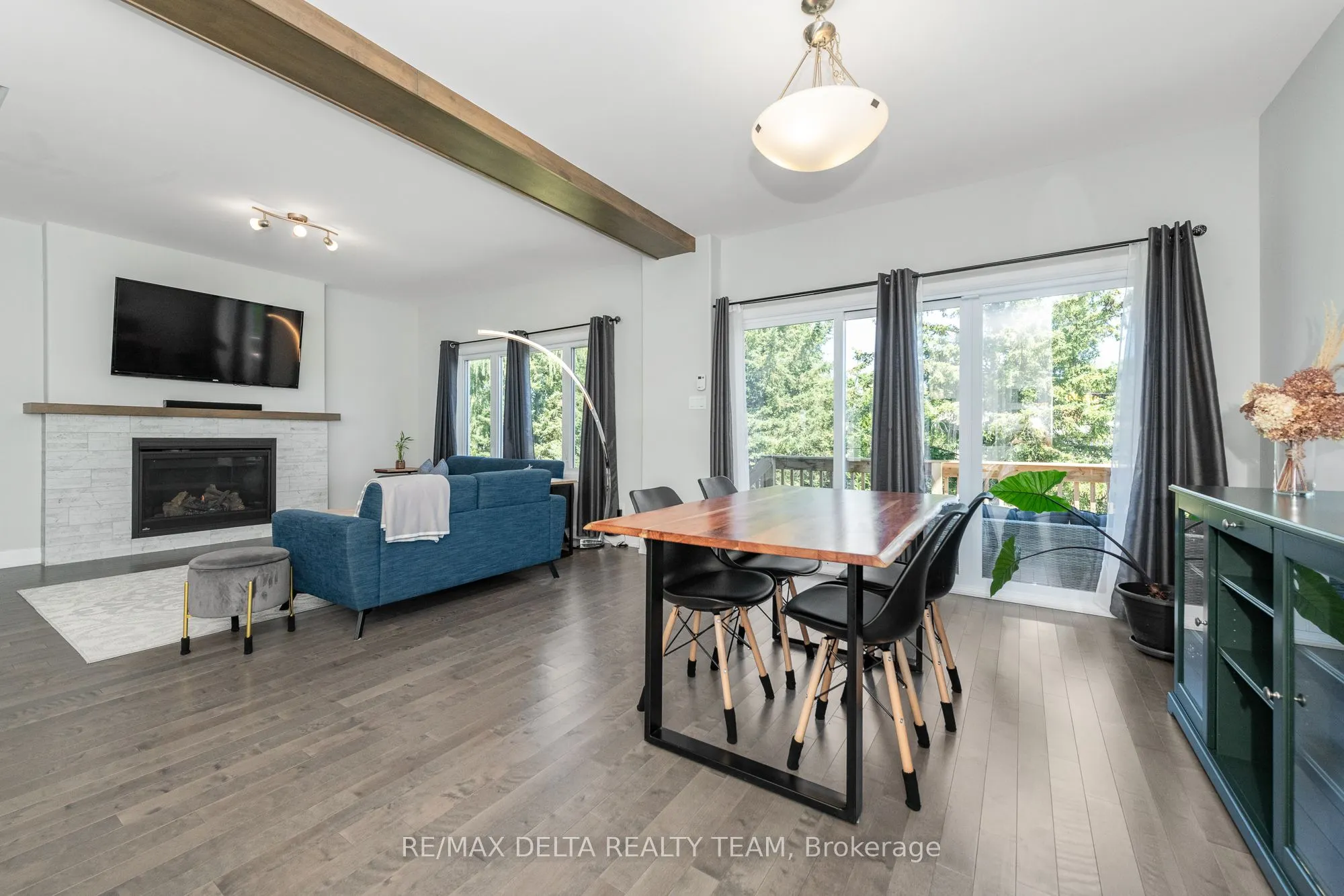 688 Geneva Crescent
