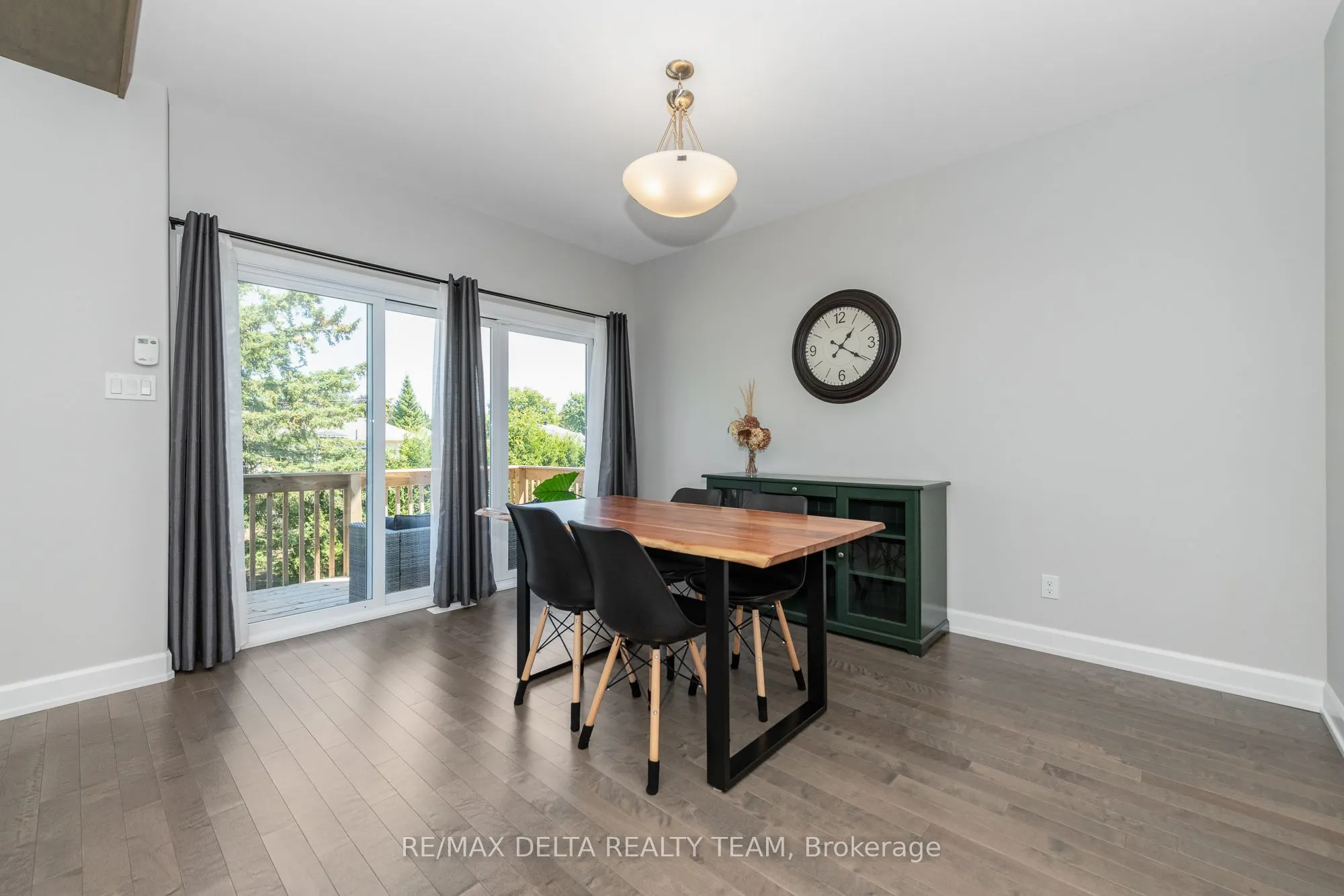 688 Geneva Crescent