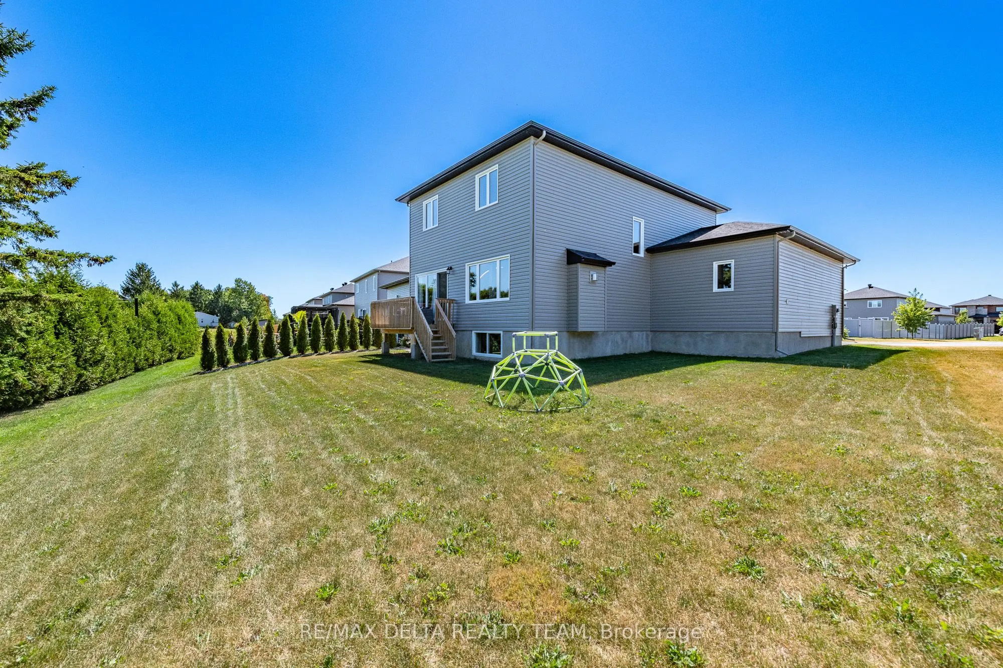 688 Geneva Crescent