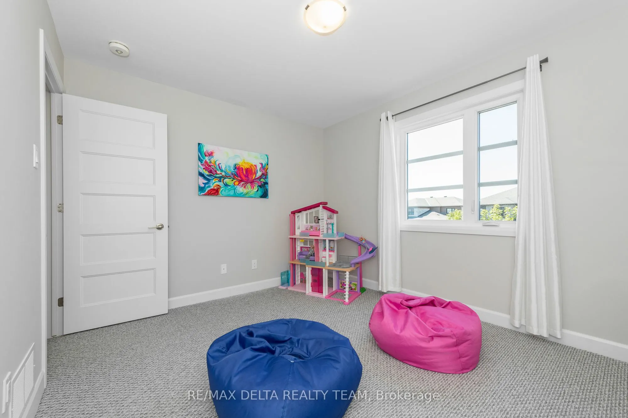 688 Geneva Crescent