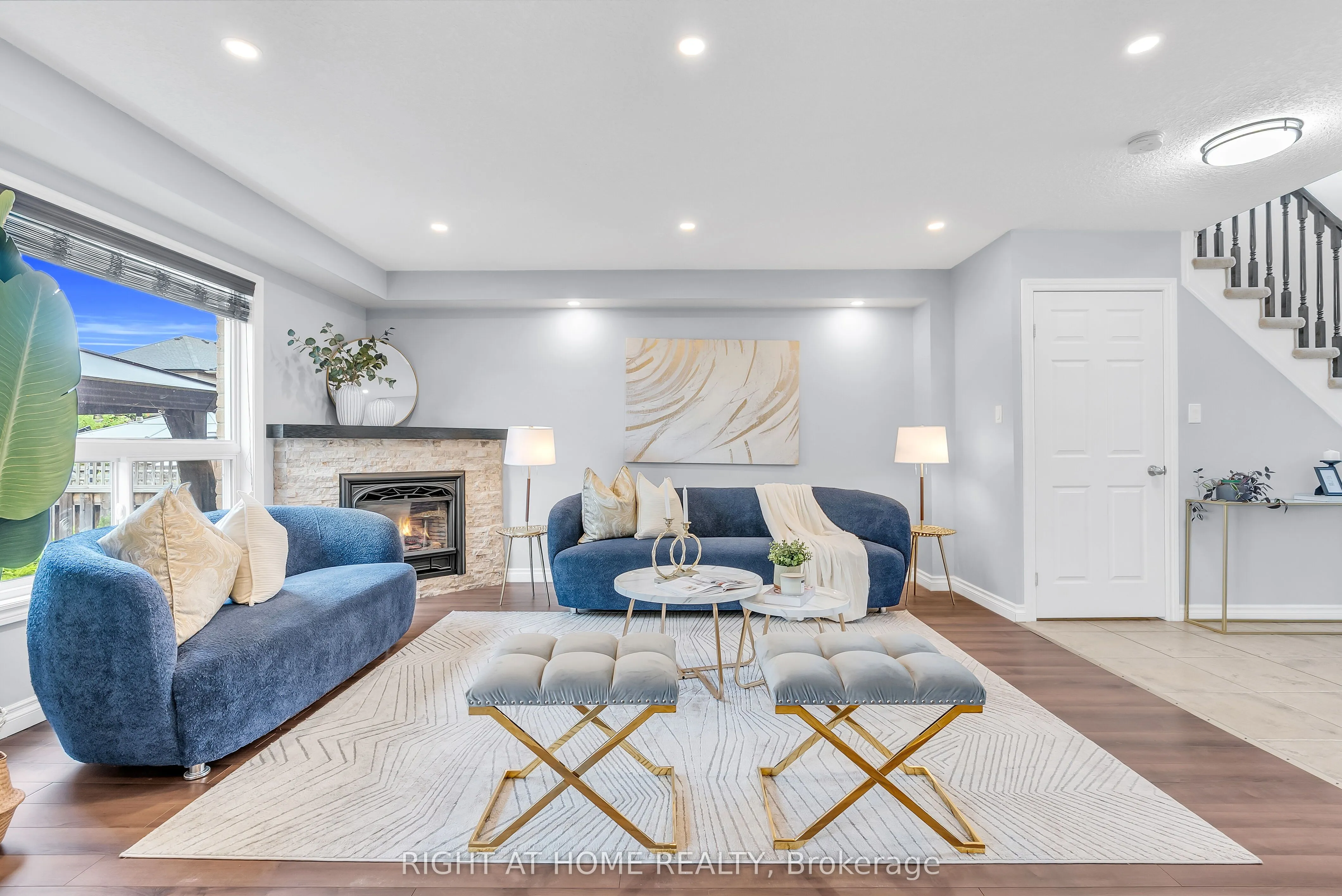 25 Stoneglen Way