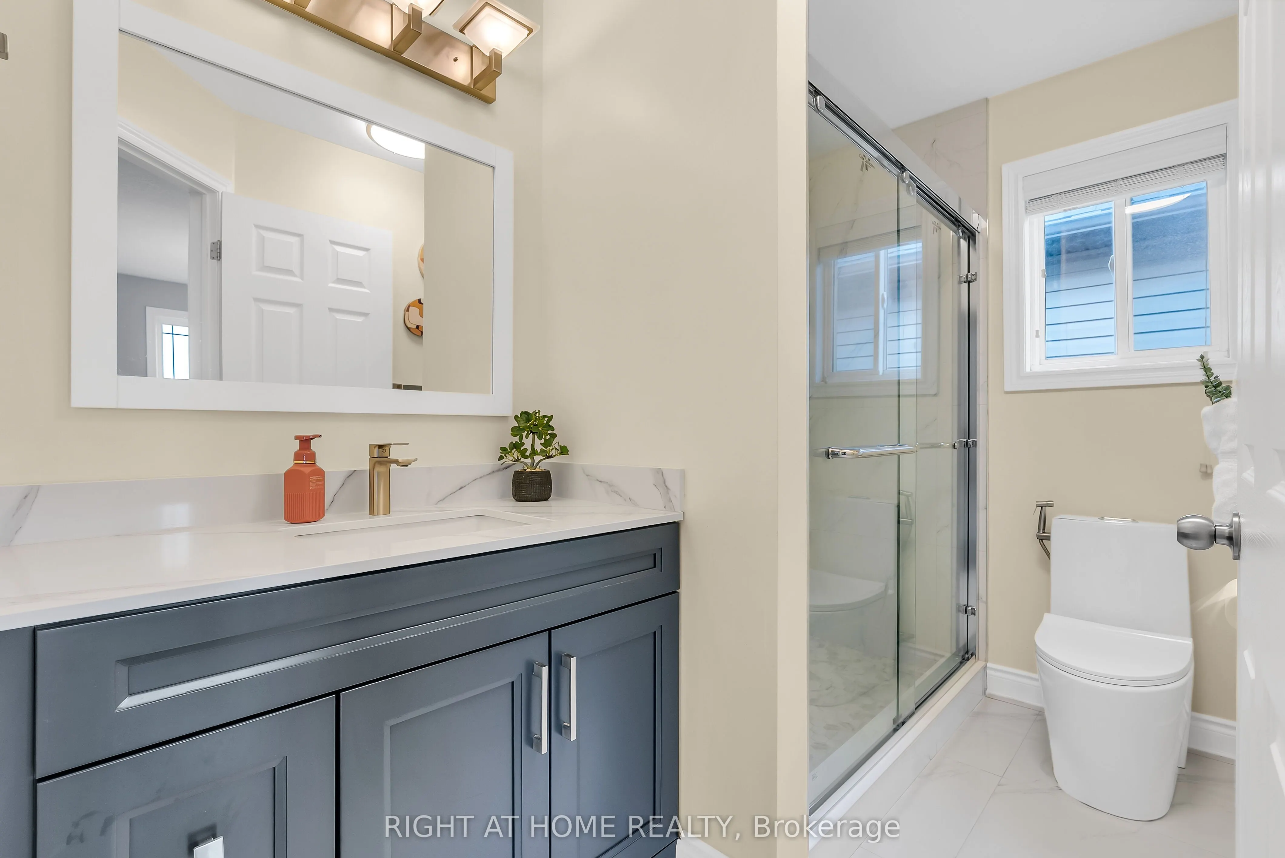 25 Stoneglen Way