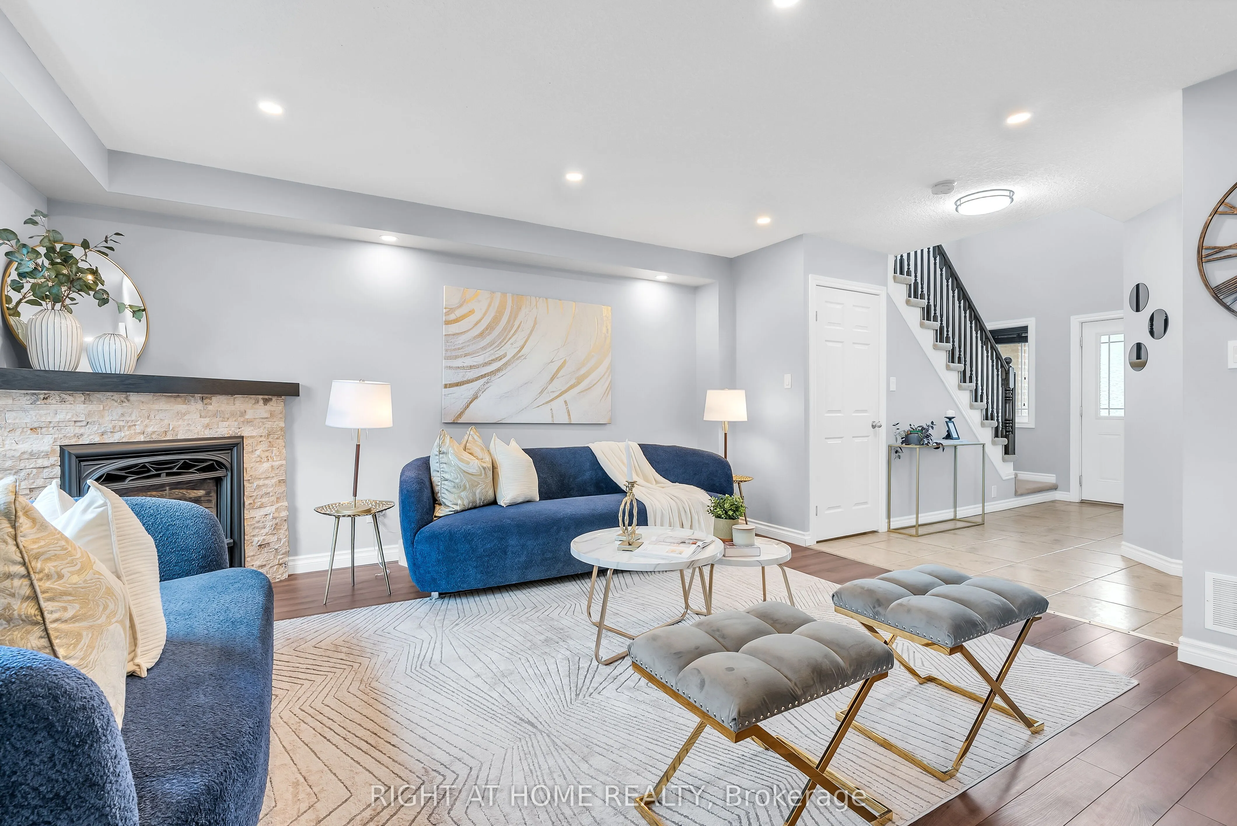 25 Stoneglen Way