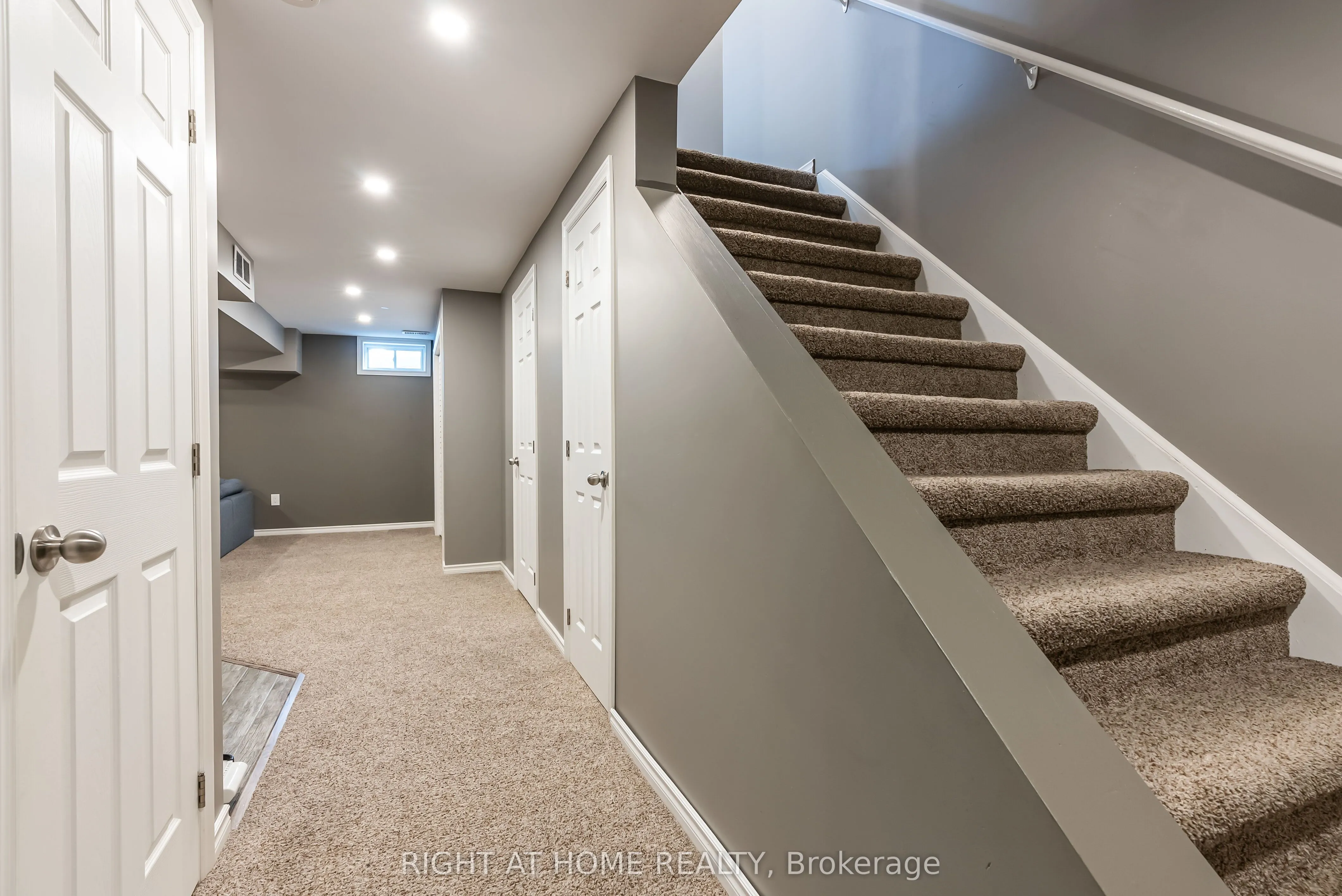 25 Stoneglen Way