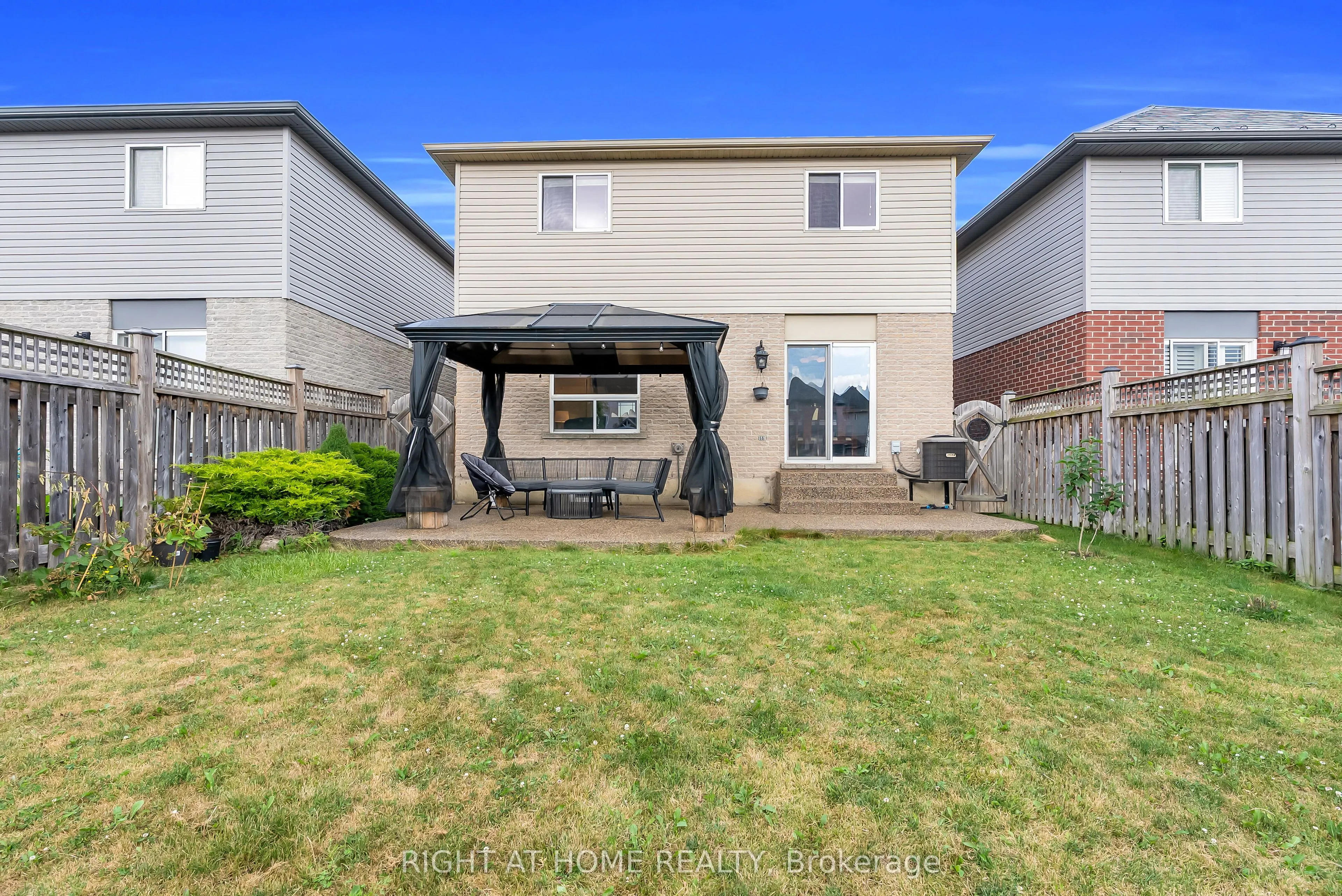 25 Stoneglen Way