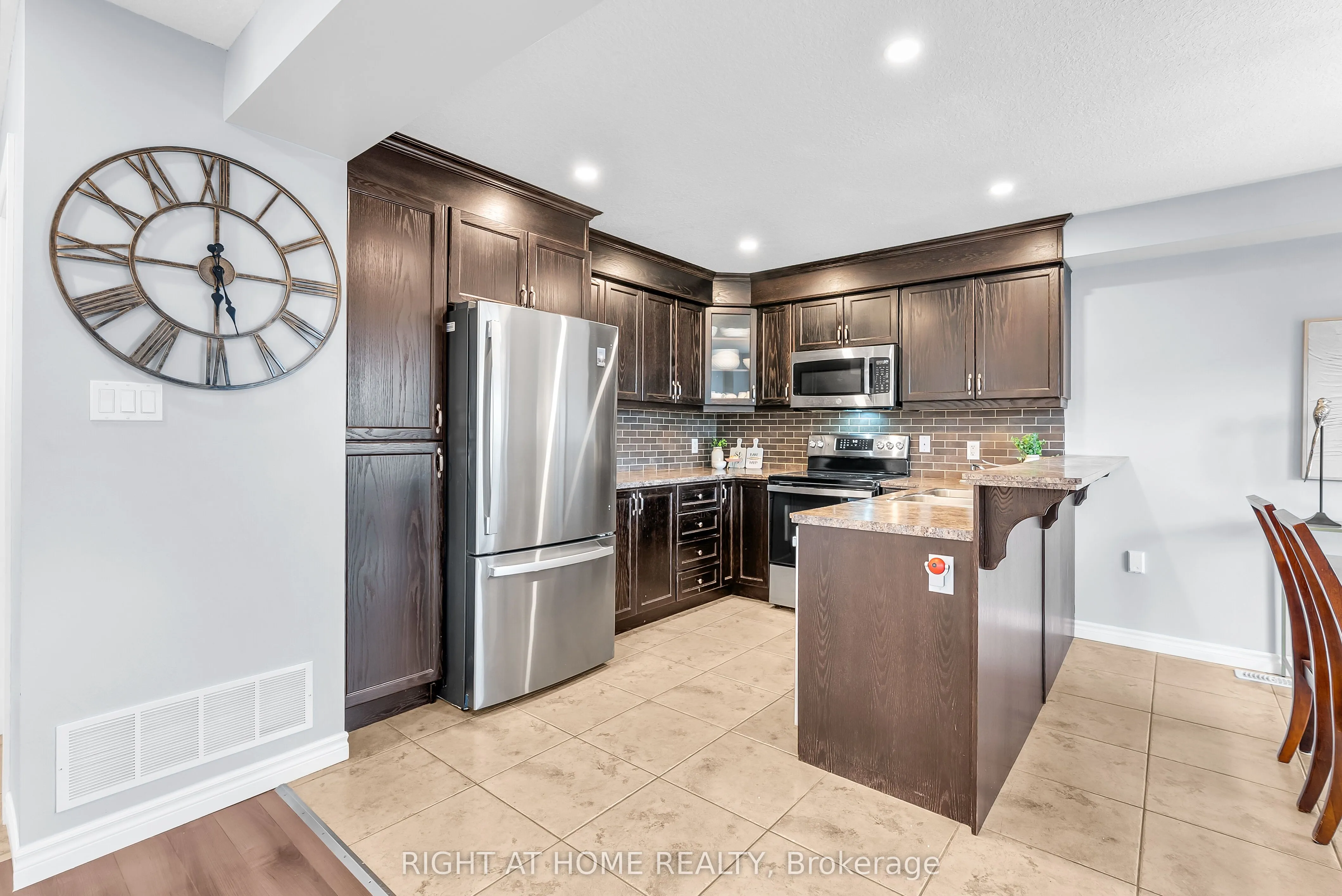 25 Stoneglen Way
