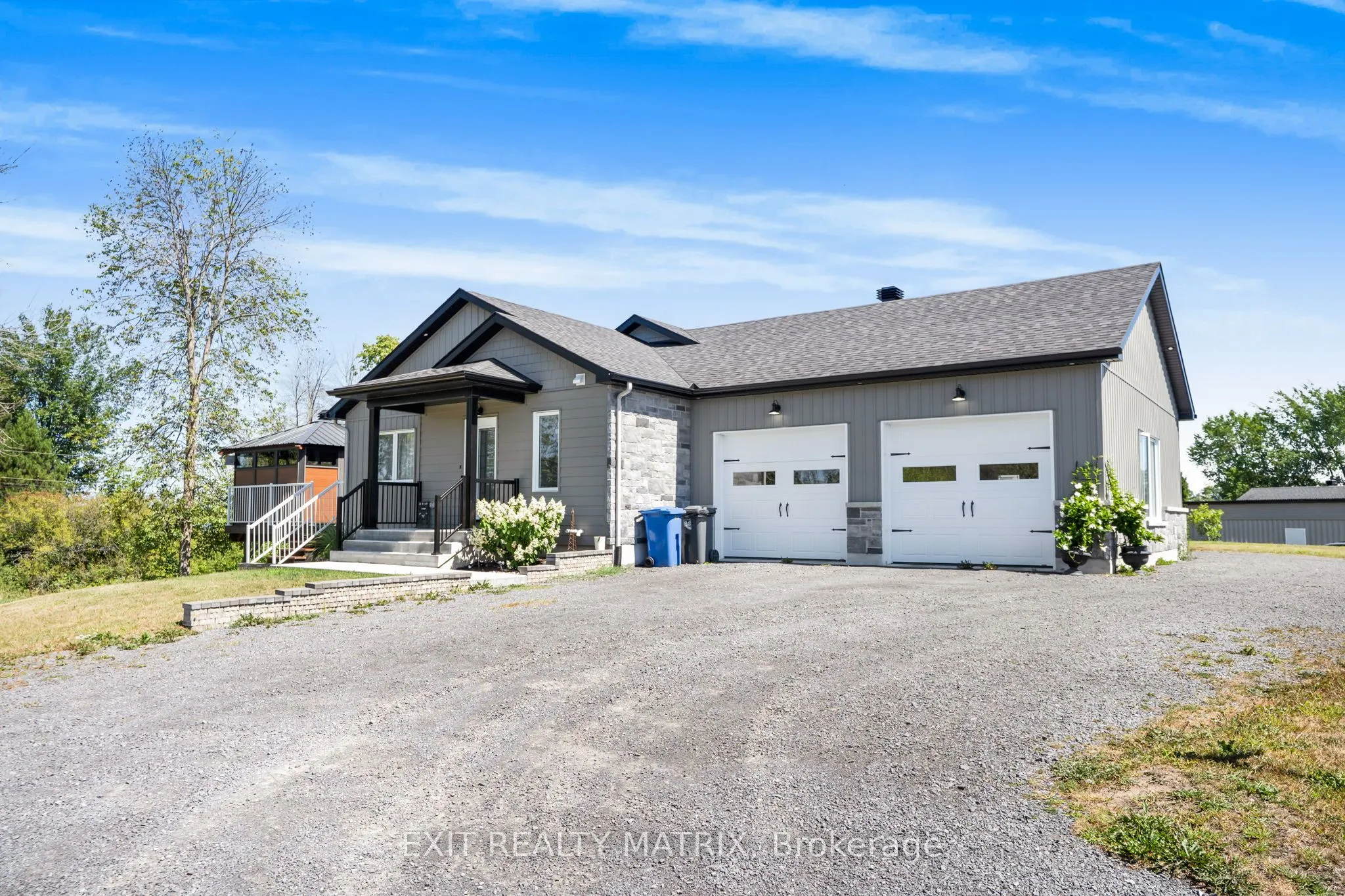 3515 Front Road E