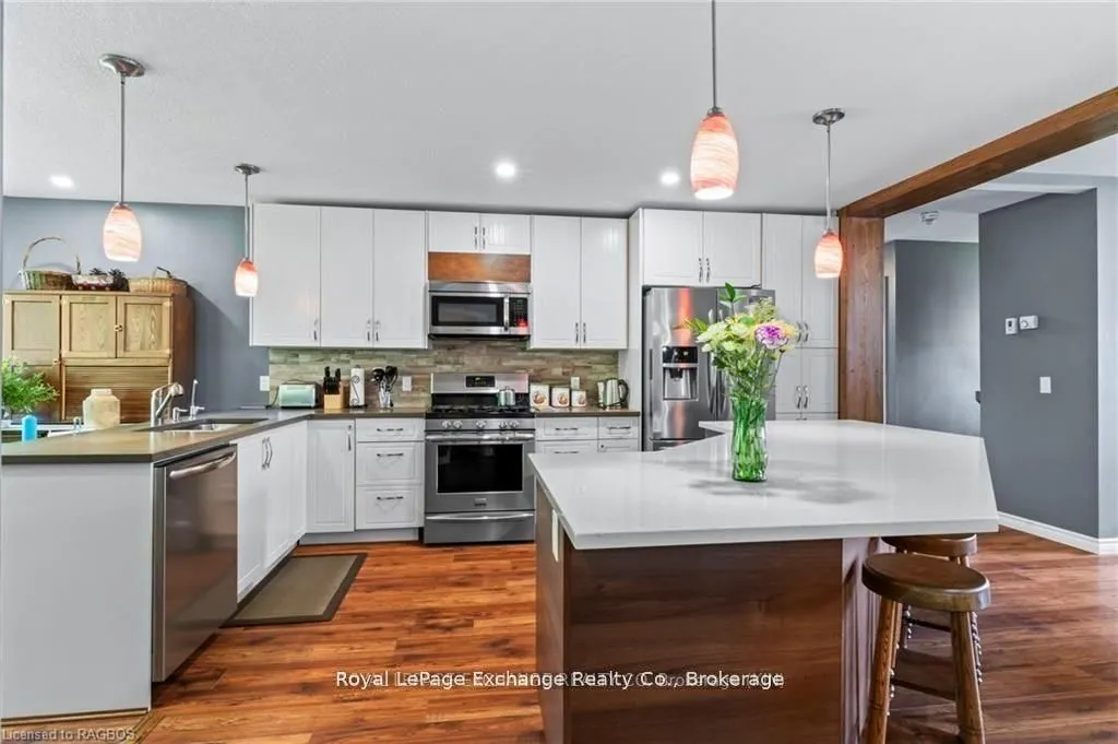 615 Cayuga Crescent