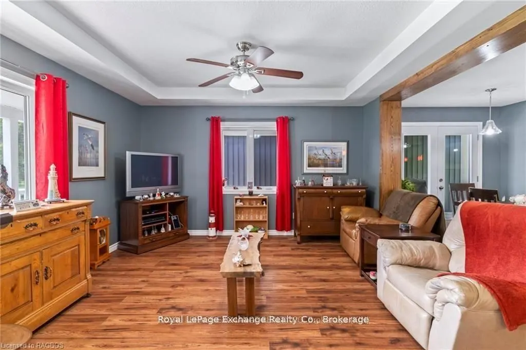 615 Cayuga Crescent
