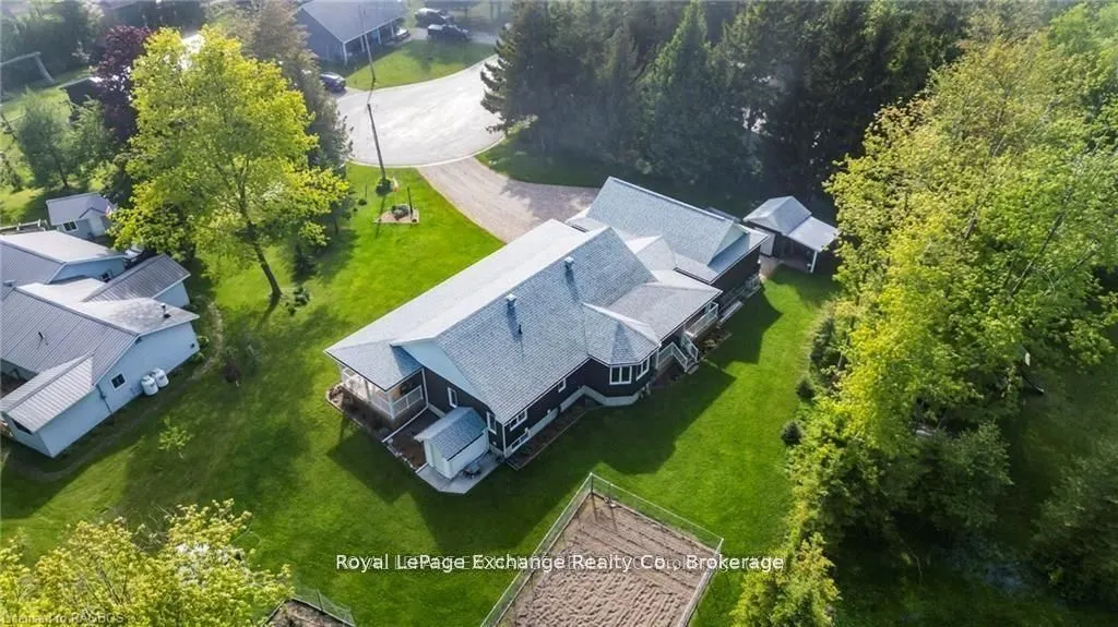 615 Cayuga Crescent