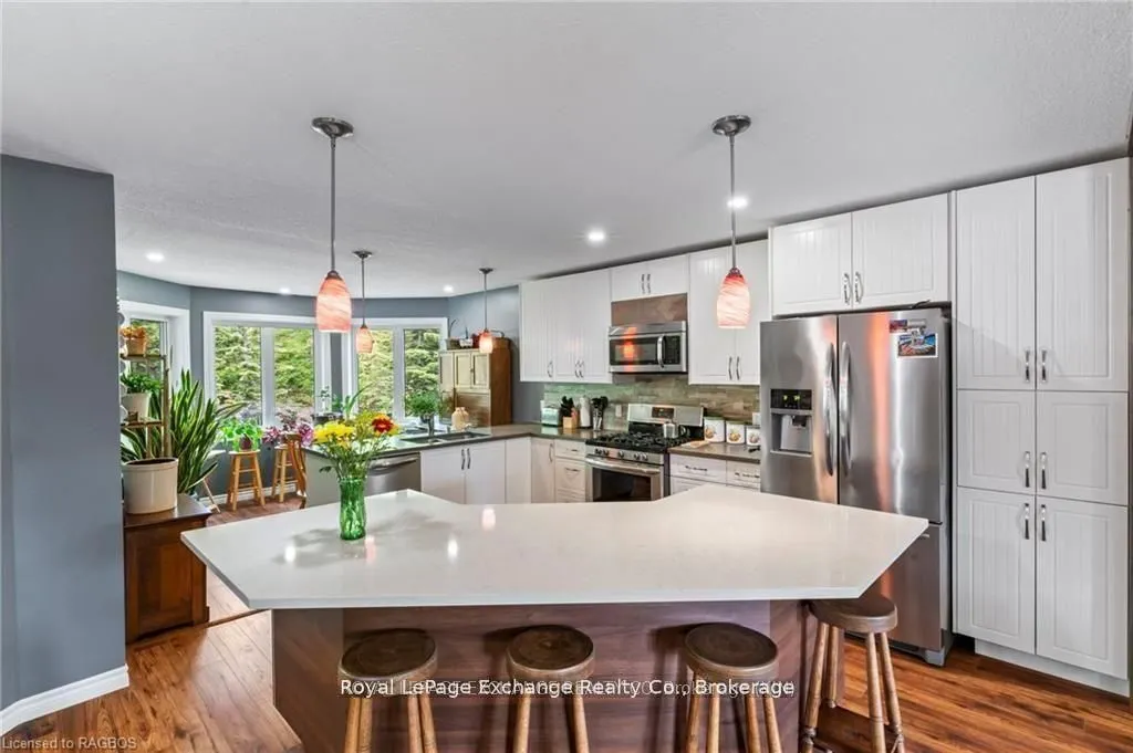 615 Cayuga Crescent