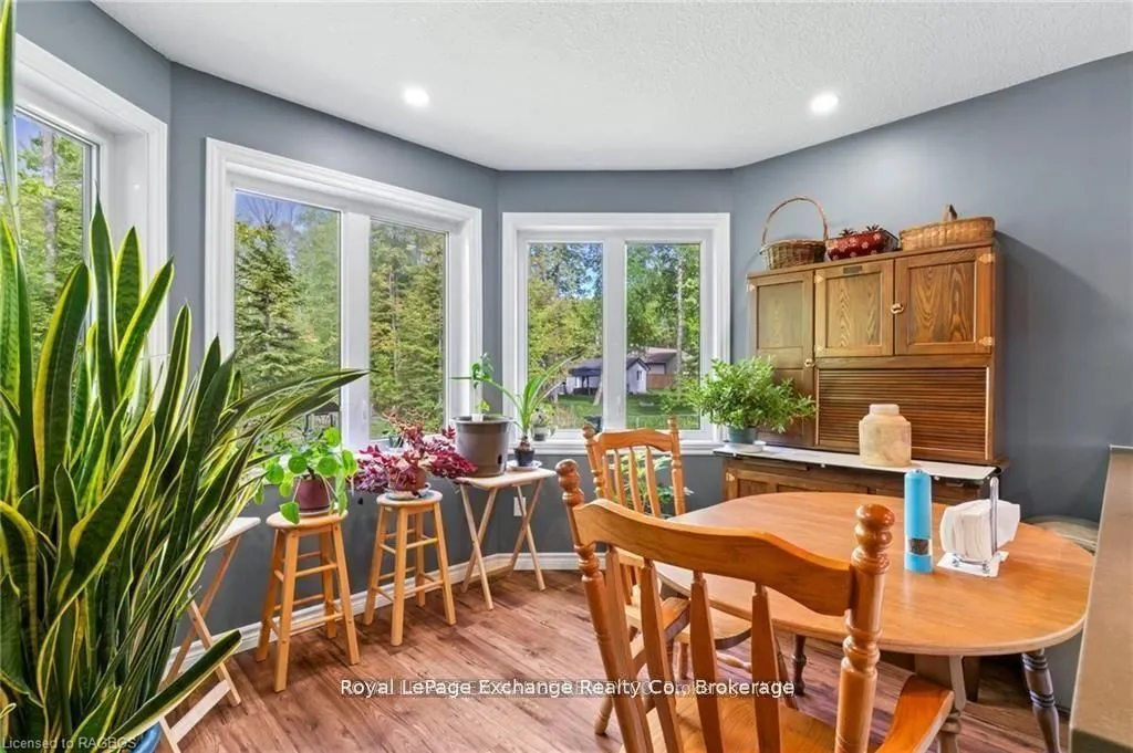 615 Cayuga Crescent