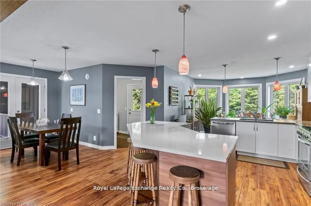 615 Cayuga Crescent