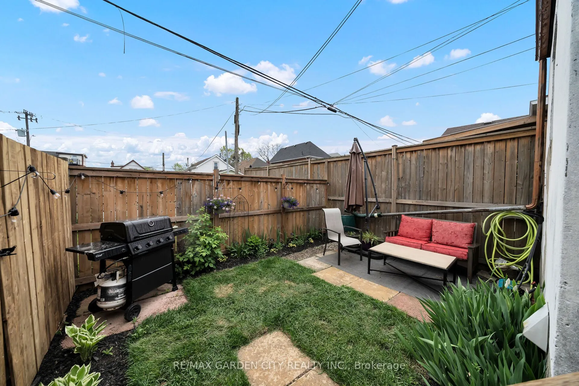 92 GLENDALE Avenue N