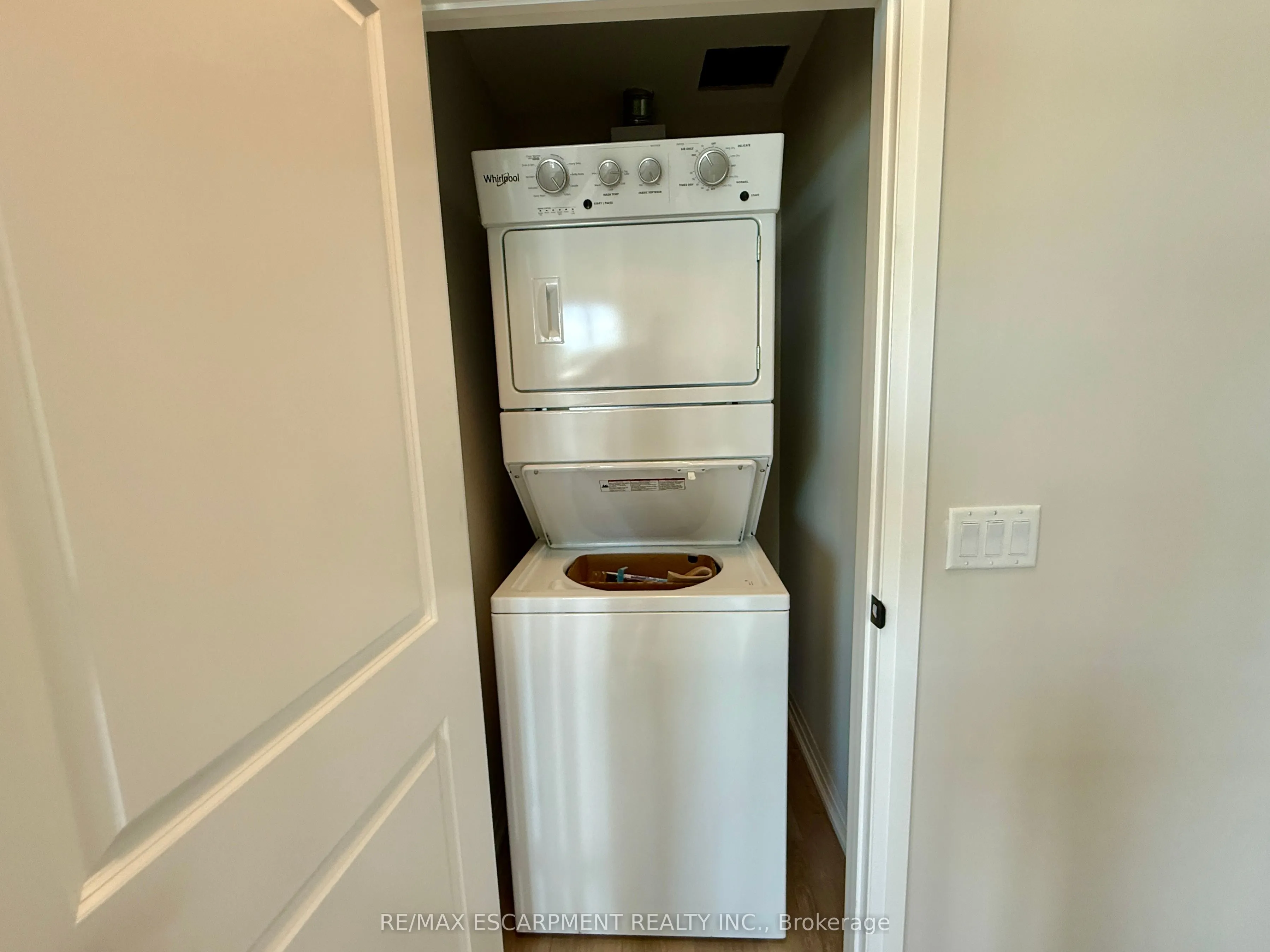 120 Springvalley Crescent, #102