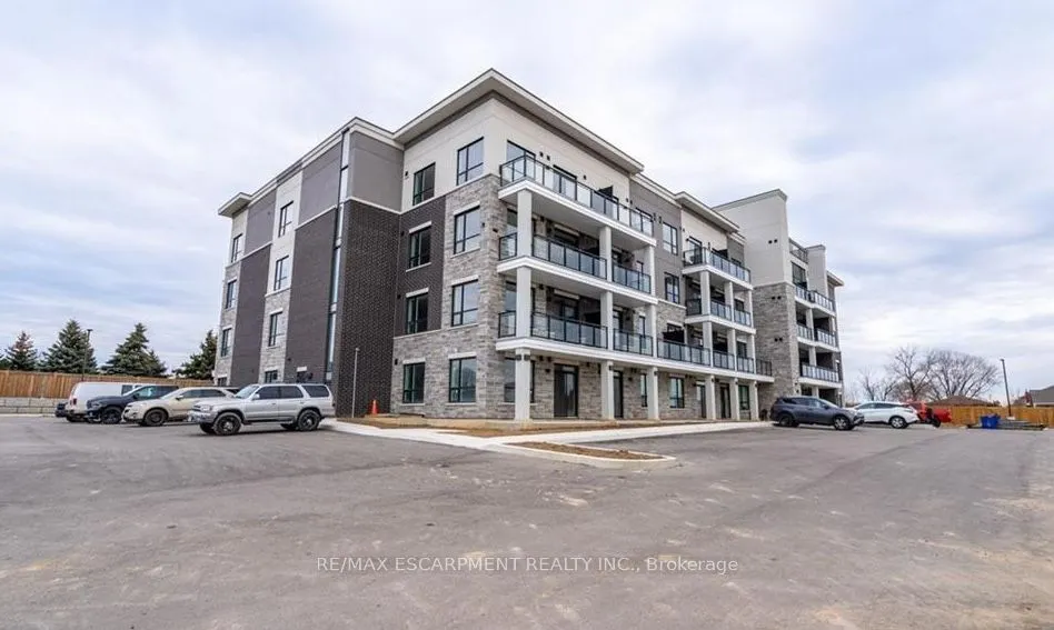 120 Springvalley Crescent, #102