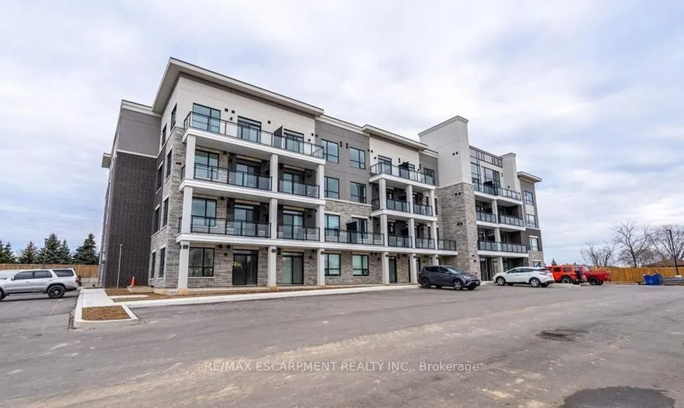 120 Springvalley Crescent, #102