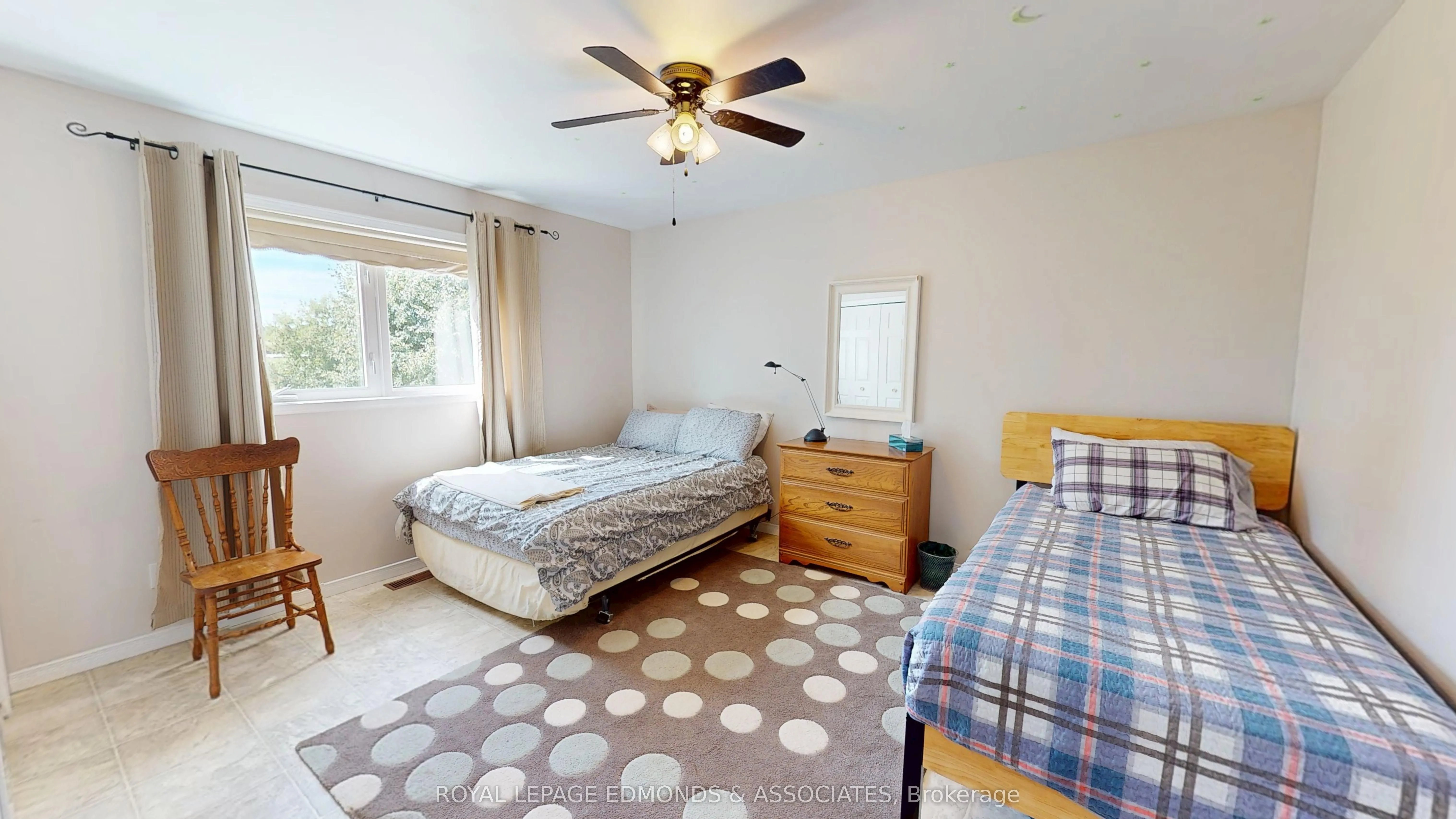1388 Bromley Line E